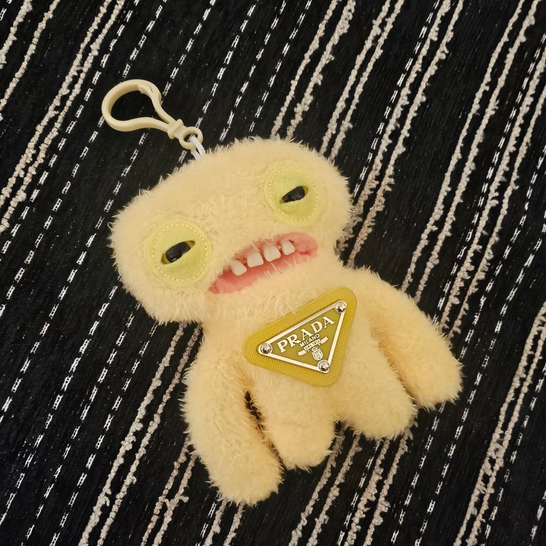 프라다 퍼글러 빈티지 업사이클링 커스텀 키링 백참 상품이미지1