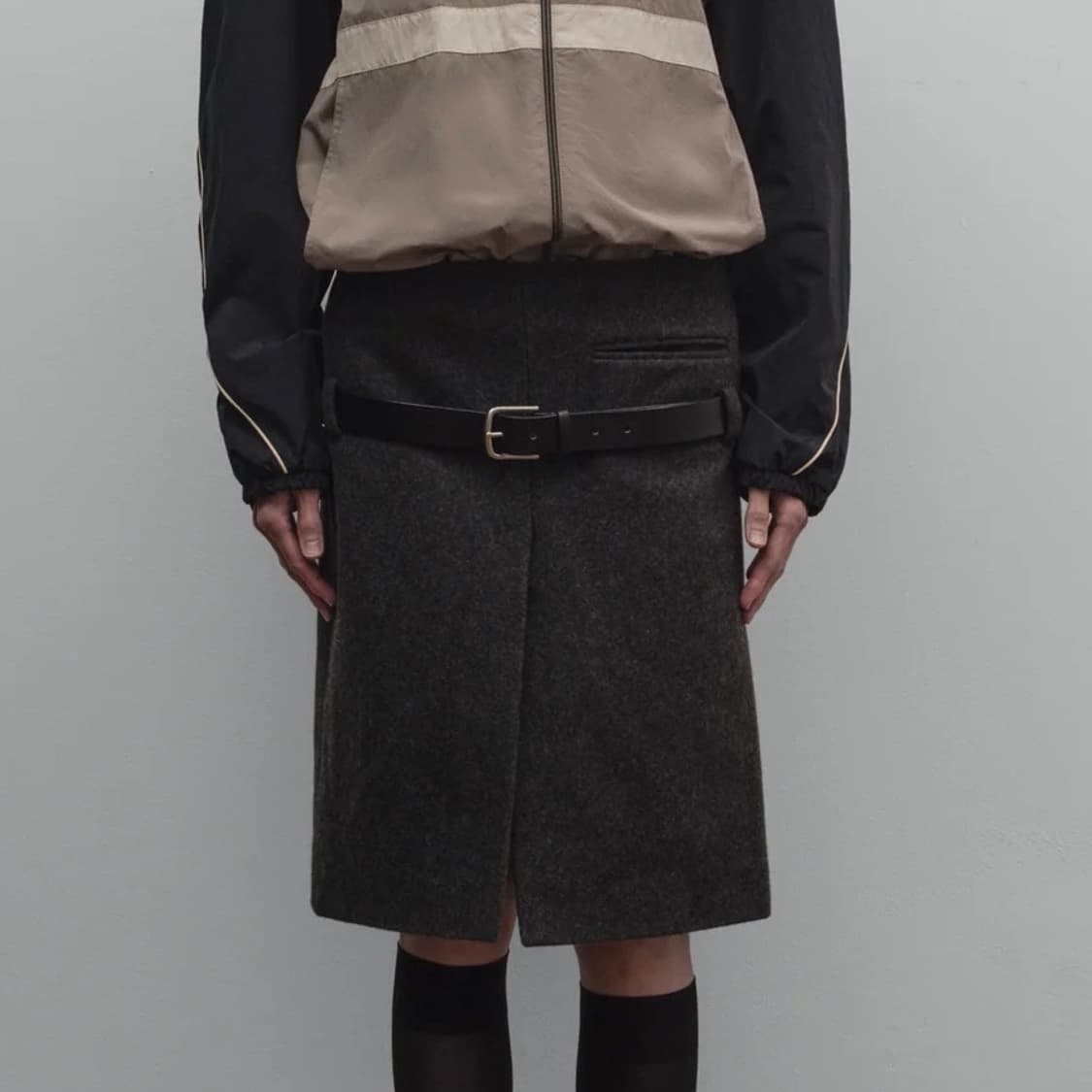 [0,2,4]커미션 25fw Low waist suit 스커트/차콜 상품이미지1