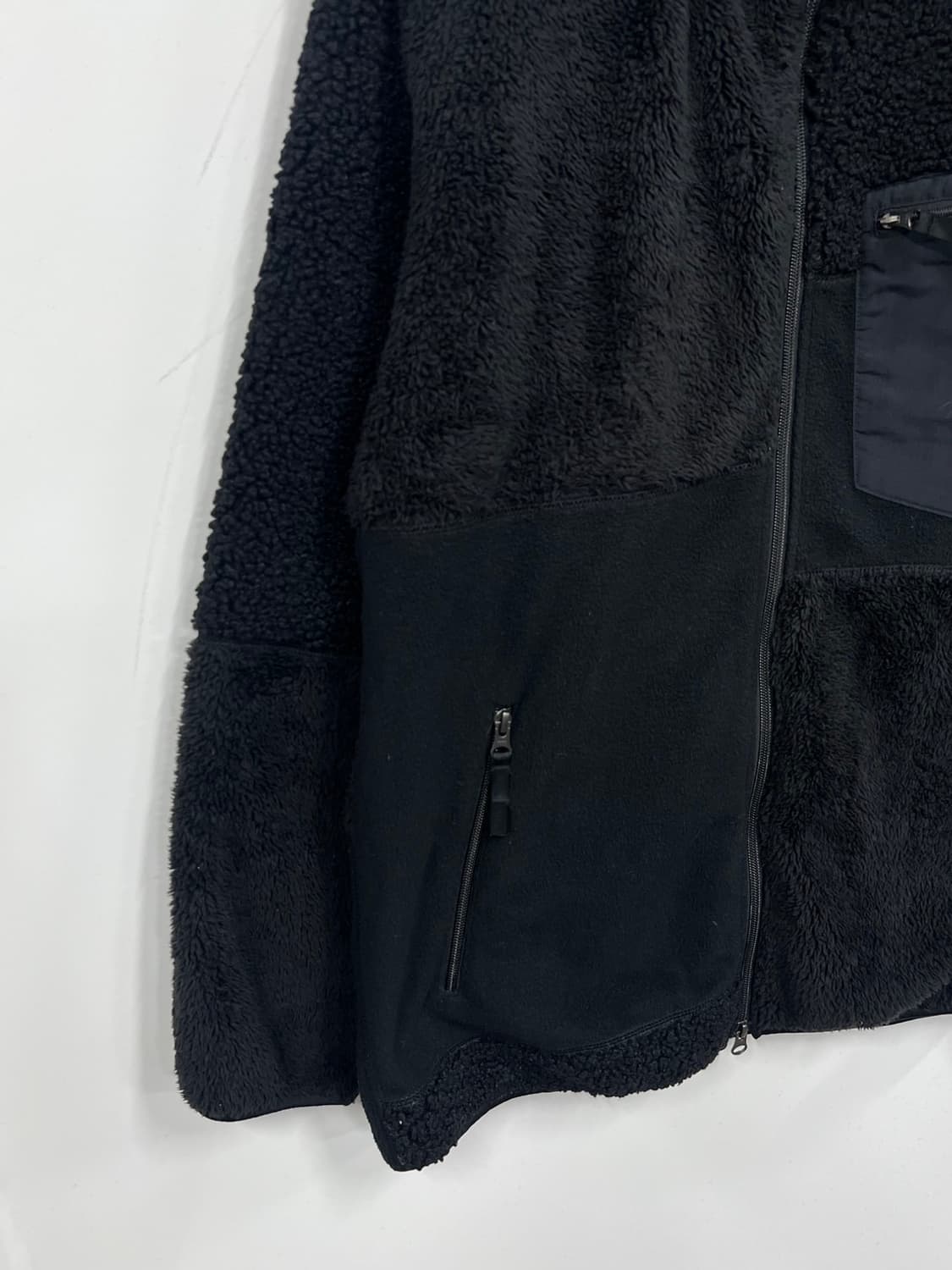 유니클로 엔지니어드 가먼츠 포켓 뽀글이 후리스  상품이미지3