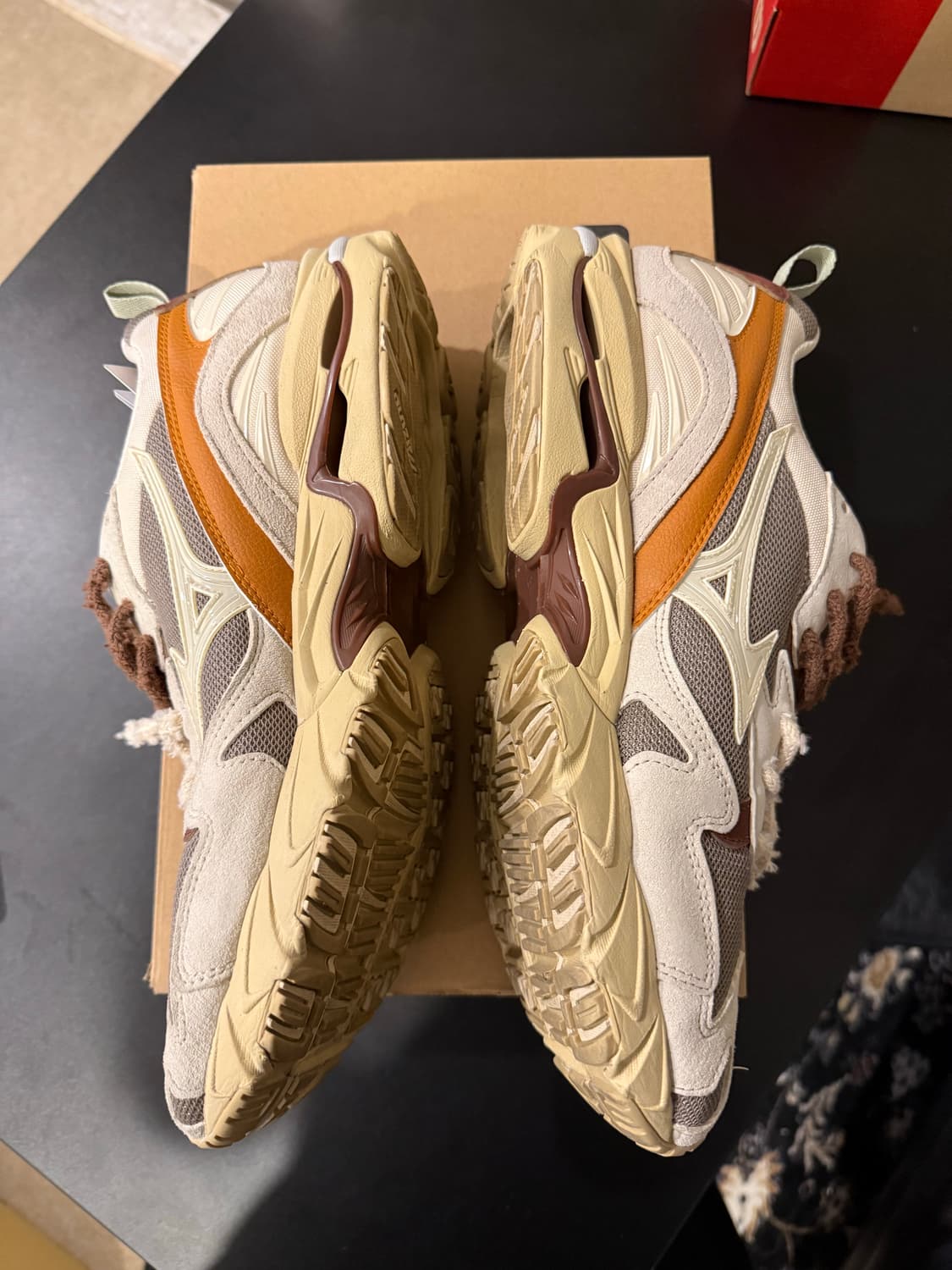 stu 미즈노 웨이라이더 10 스니커즈  상품이미지4