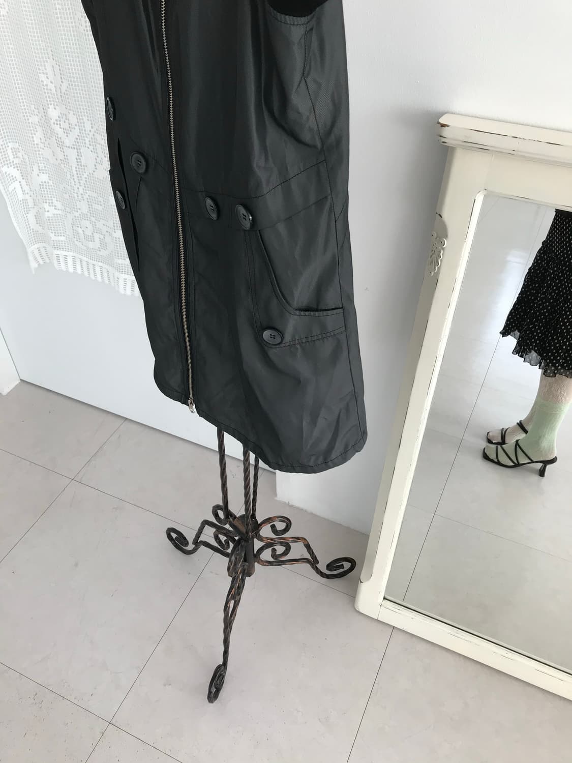 프릴 버튼 차콜 메탈릭 베스트•자켓 상품이미지5