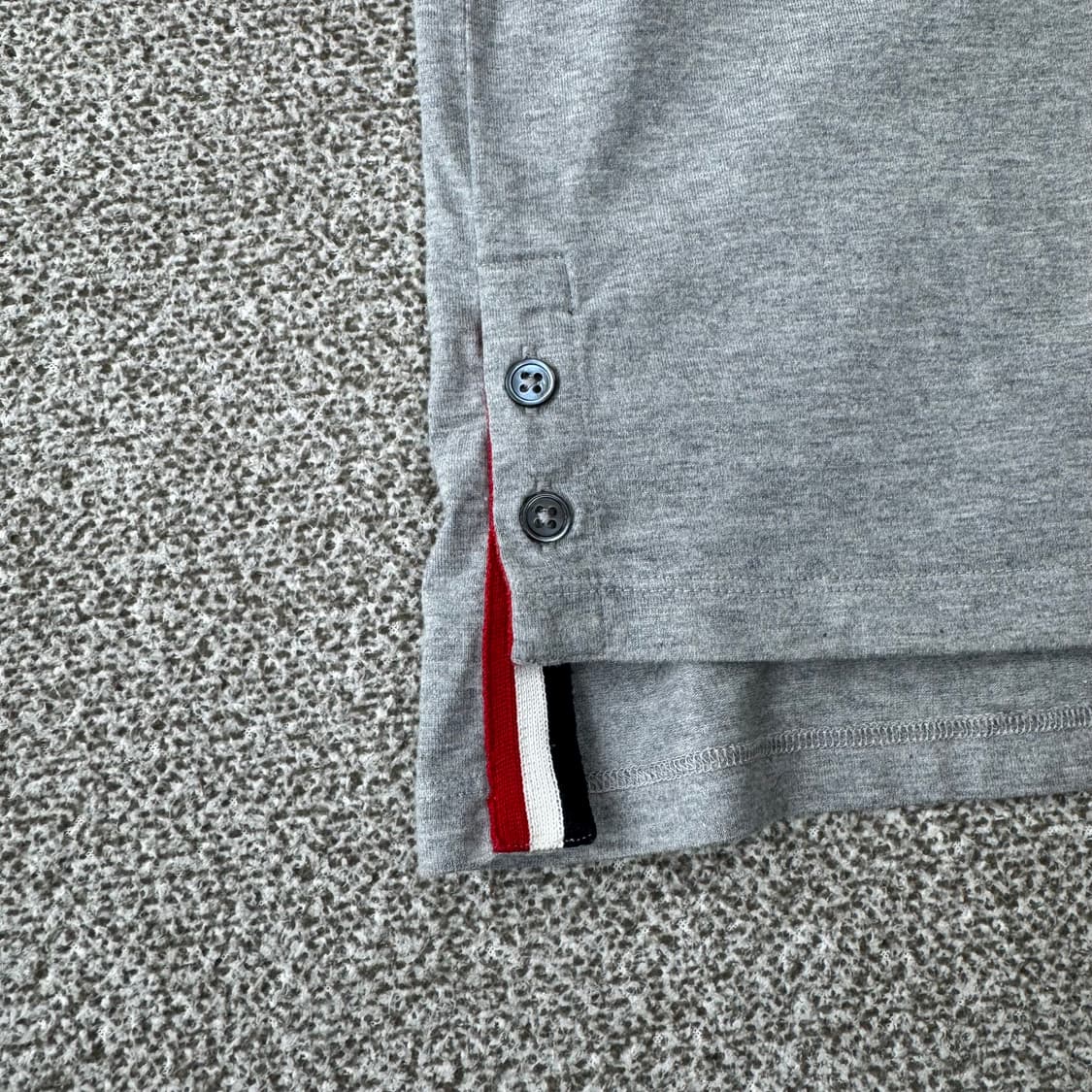 톰브라운 반팔  상품이미지3