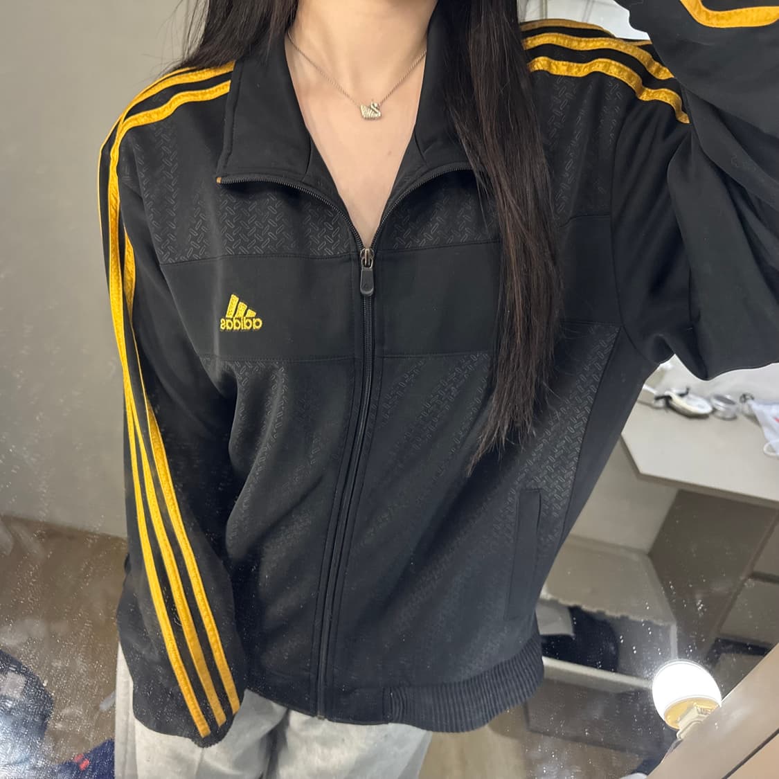 아디다스 삼선 로고 금검 져지 🖤💛 상품이미지1