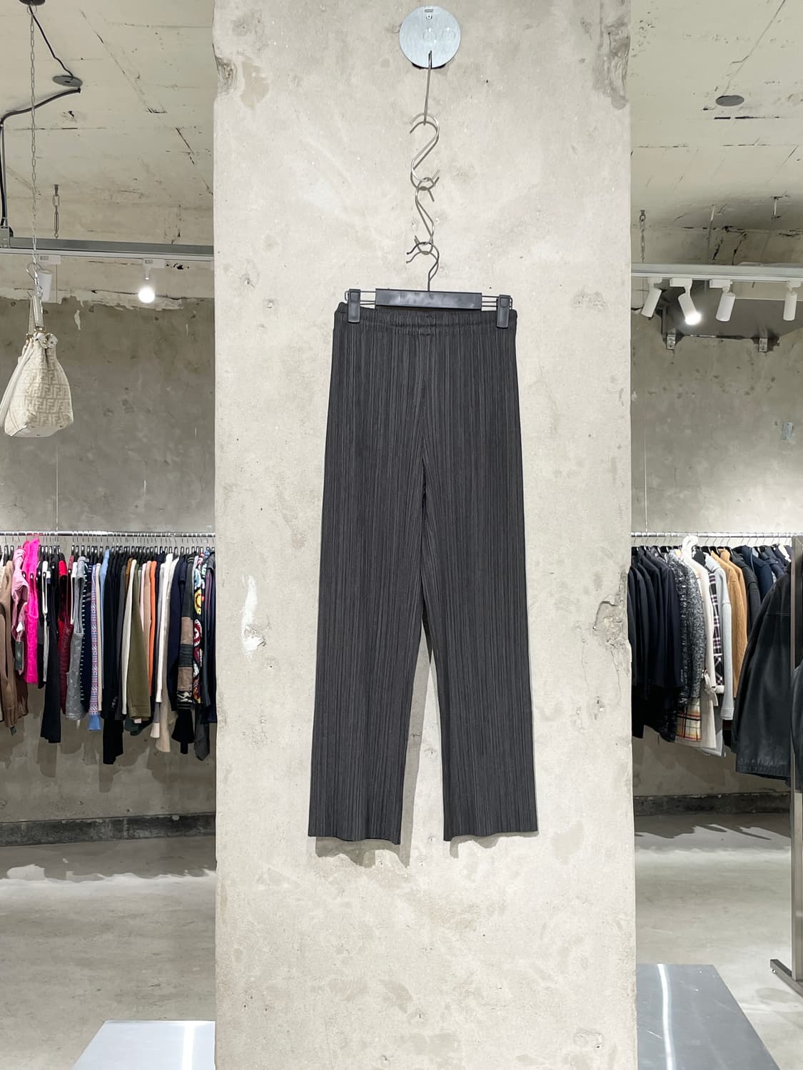 이세이 미야케 플리츠 플리즈 차콜 밴딩 팬츠 상품이미지1