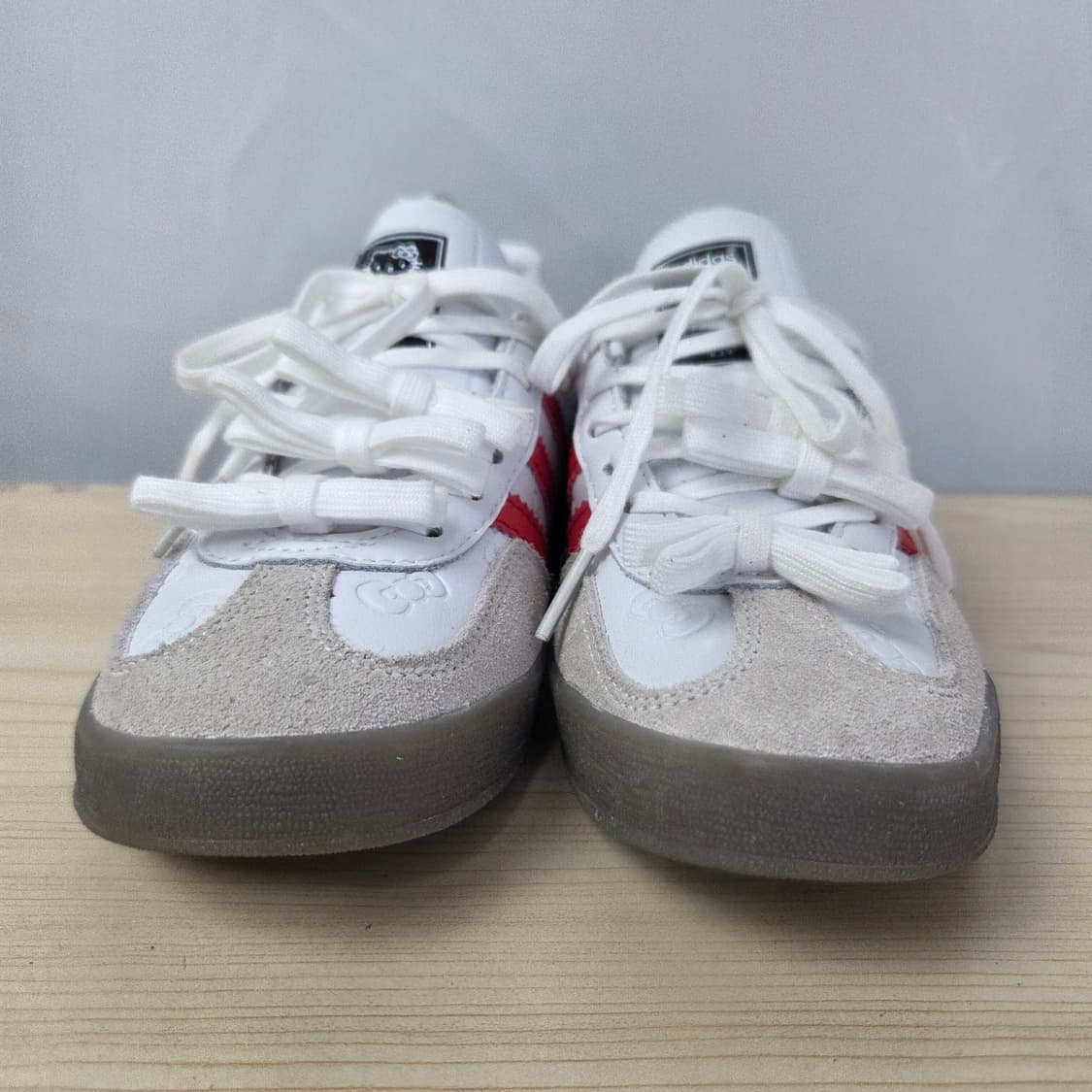 220 아디다스 헬로키티 가젤 인도어 화이트/레드 상품이미지5