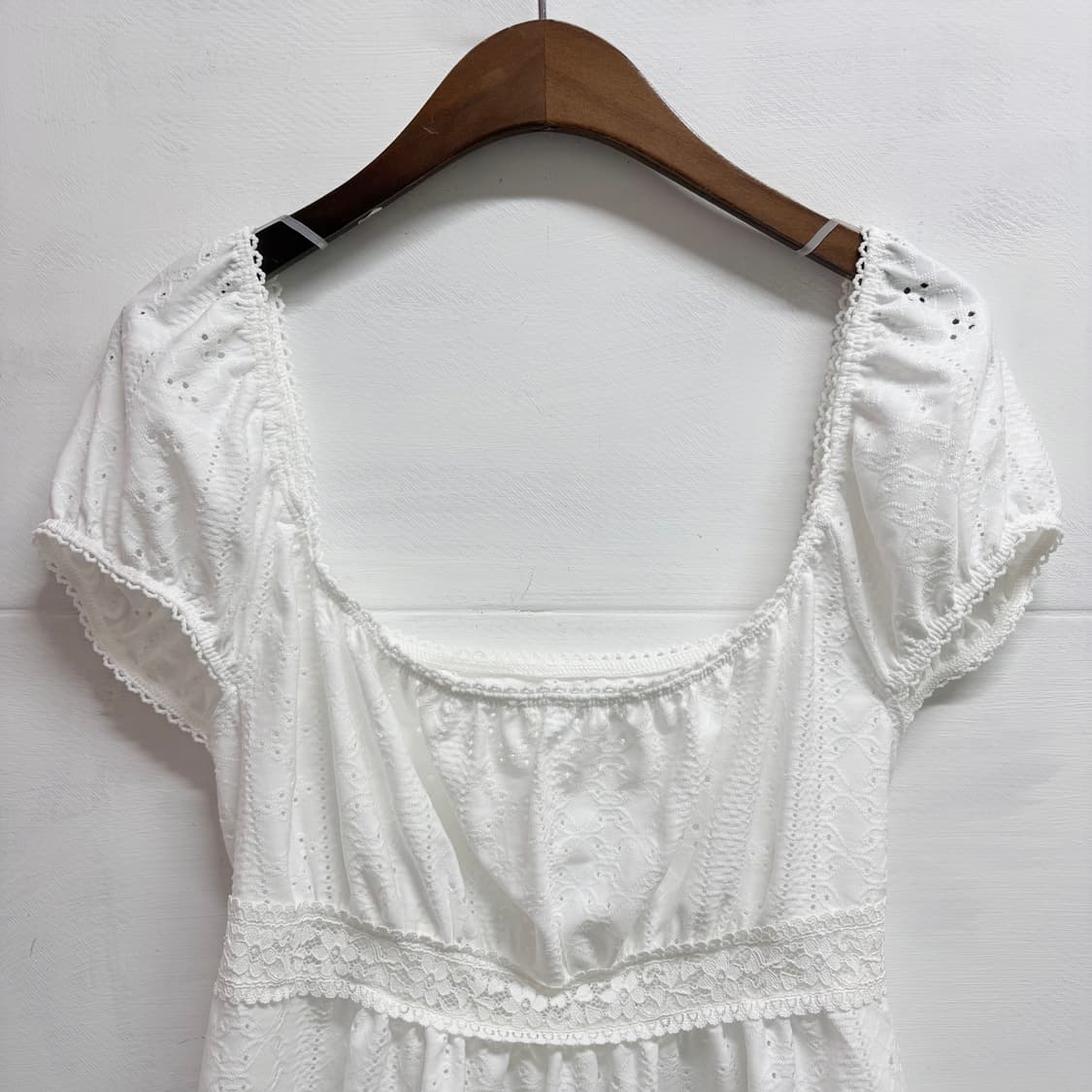 화이트 펀칭 레이스 스퀘어넥 리본 탑 JPN 상품이미지2