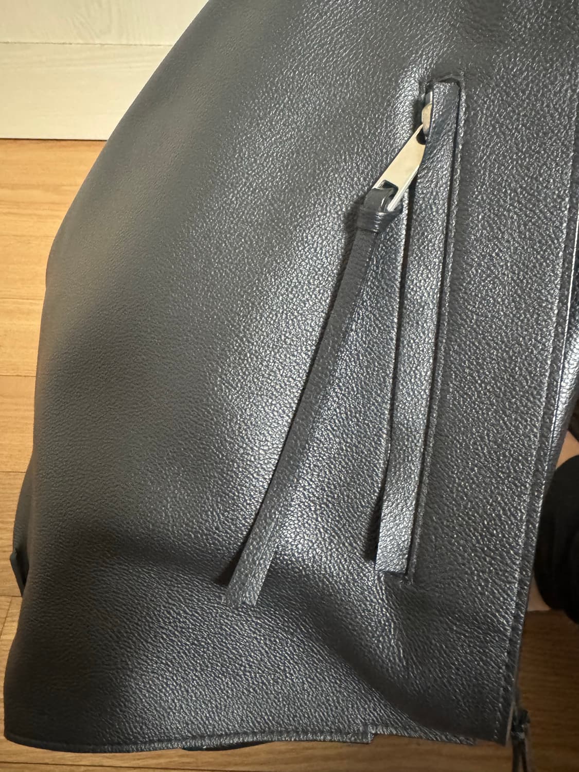 밈더워드로브 밈톤 슬링백 / 소가죽 상품이미지8