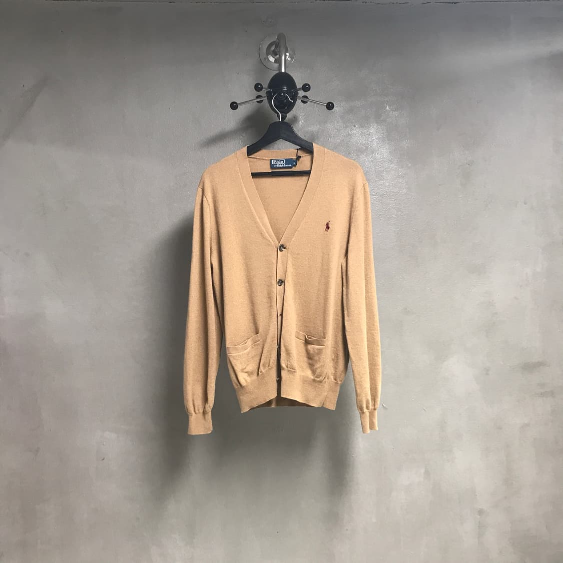 폴로 베이지 브이넥 패치 가디건 L 상품이미지1