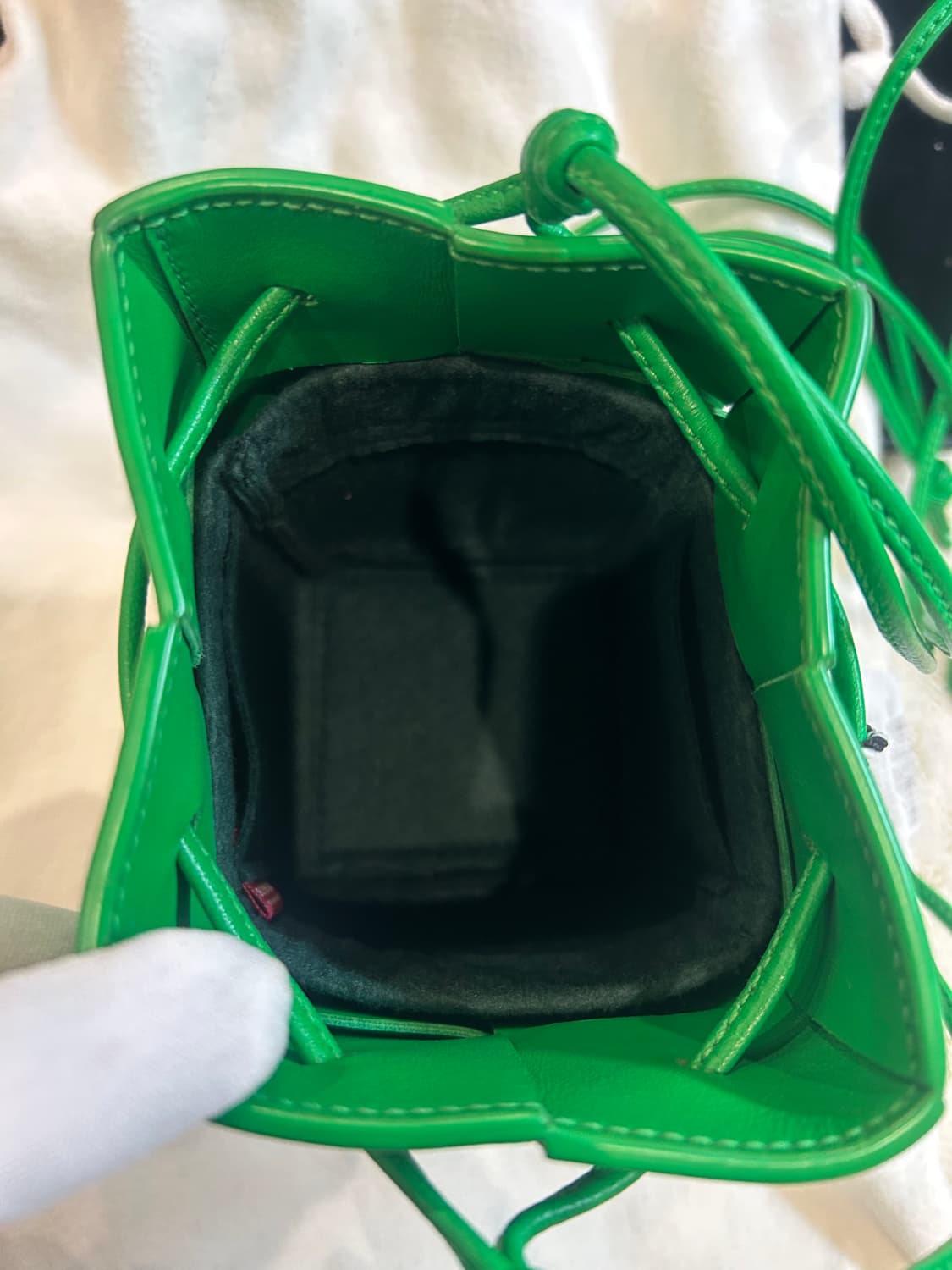 [정품/중고] 보테가 베네타 버킷백 미니  상품이미지2