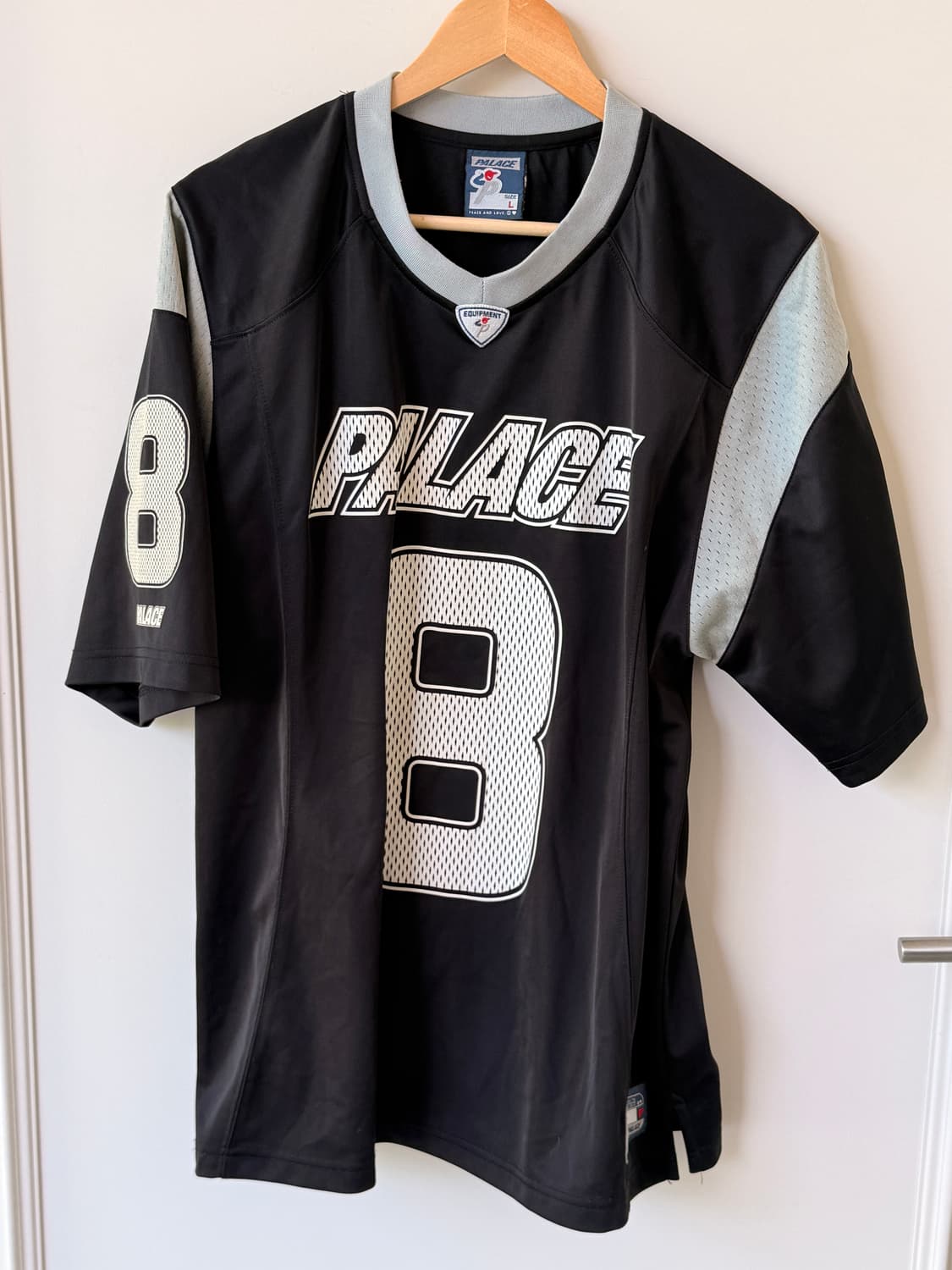  팔라스(Palace) 24SS 메쉬 팀 저지 블랙 상품이미지1