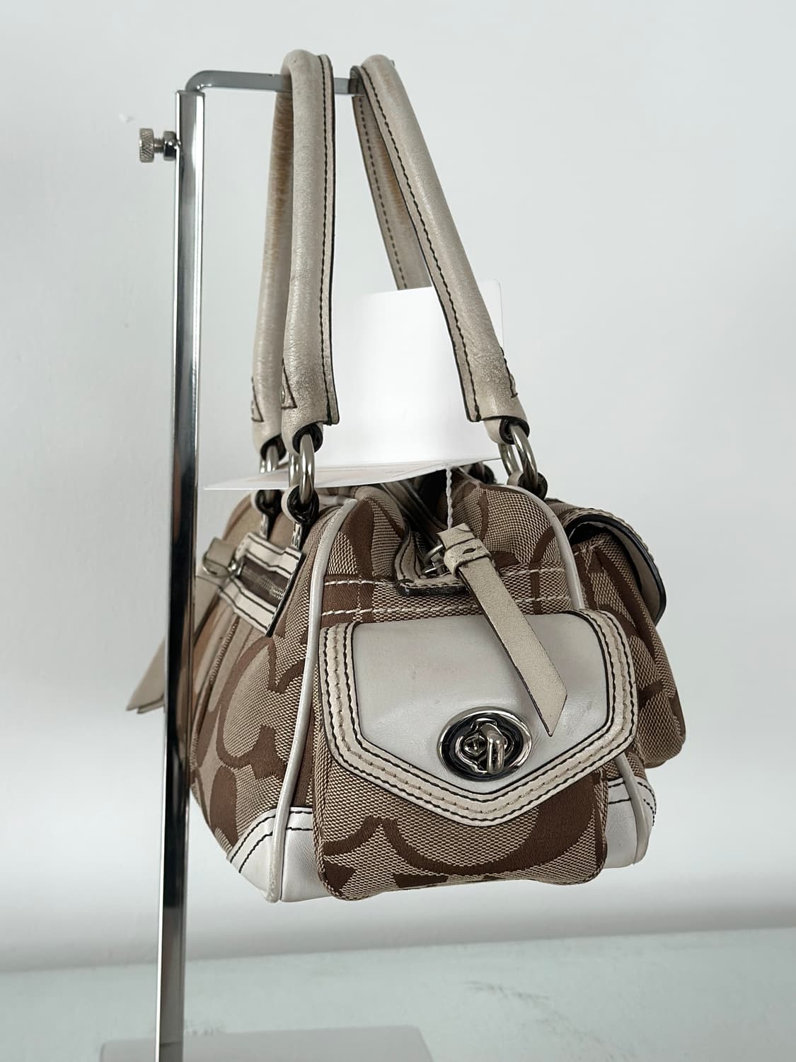 코치 자카드 멀티포켓 핸드백 상품이미지6