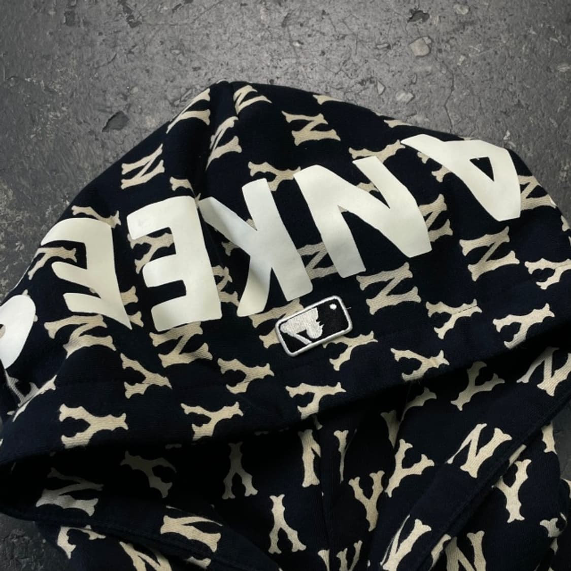 100 MLB 뉴욕 양키즈 모노그램 후드티 상품이미지6