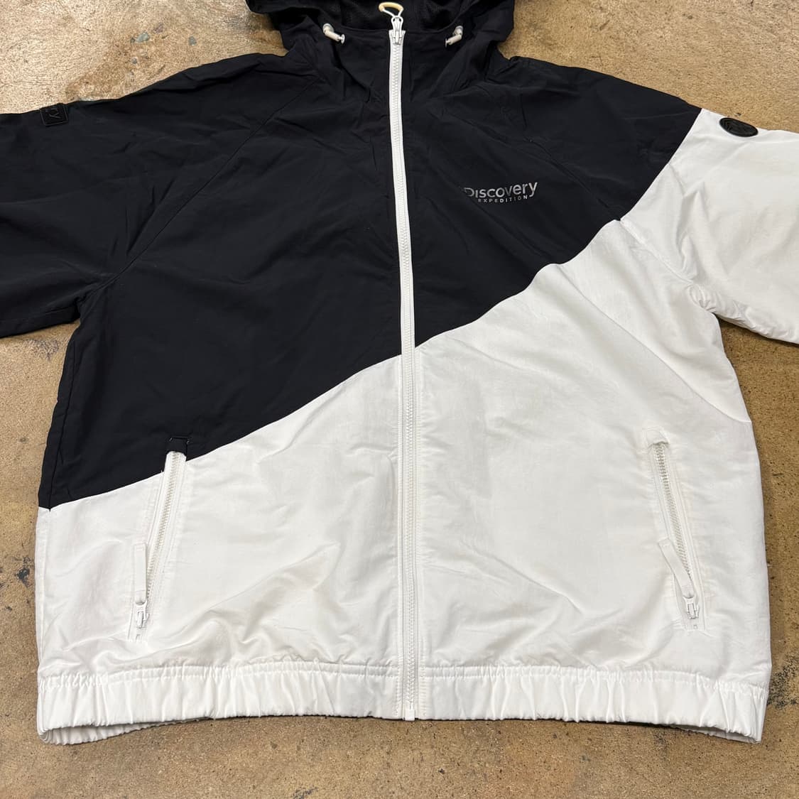 [정품/95] 디스커버리 블랙 화이트 바람막이 후드 자켓 b16 상품이미지3