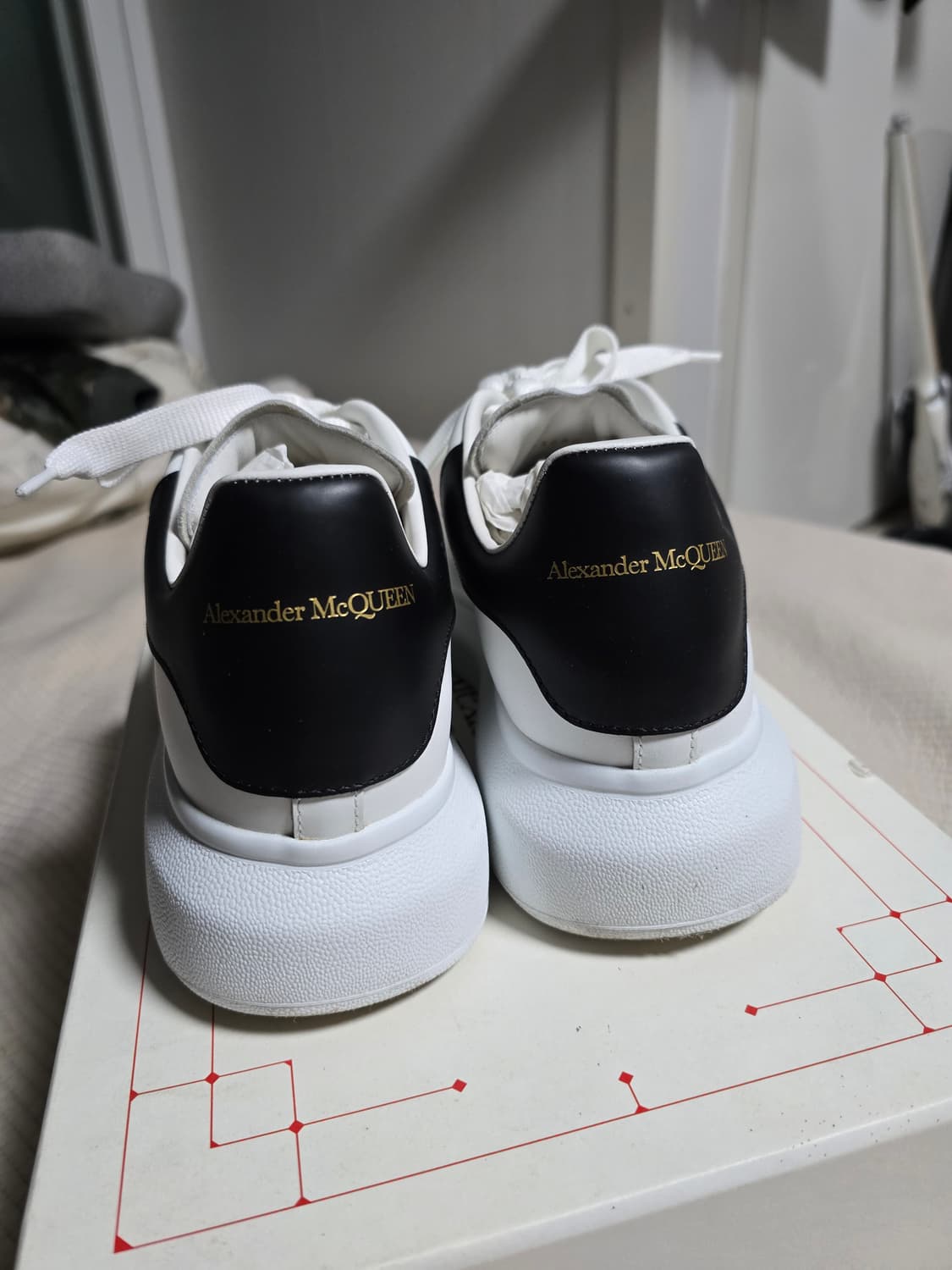 알렉산더 맥퀸 오버사이즈드 스니커즈 250~260mm EU40 상품이미지5