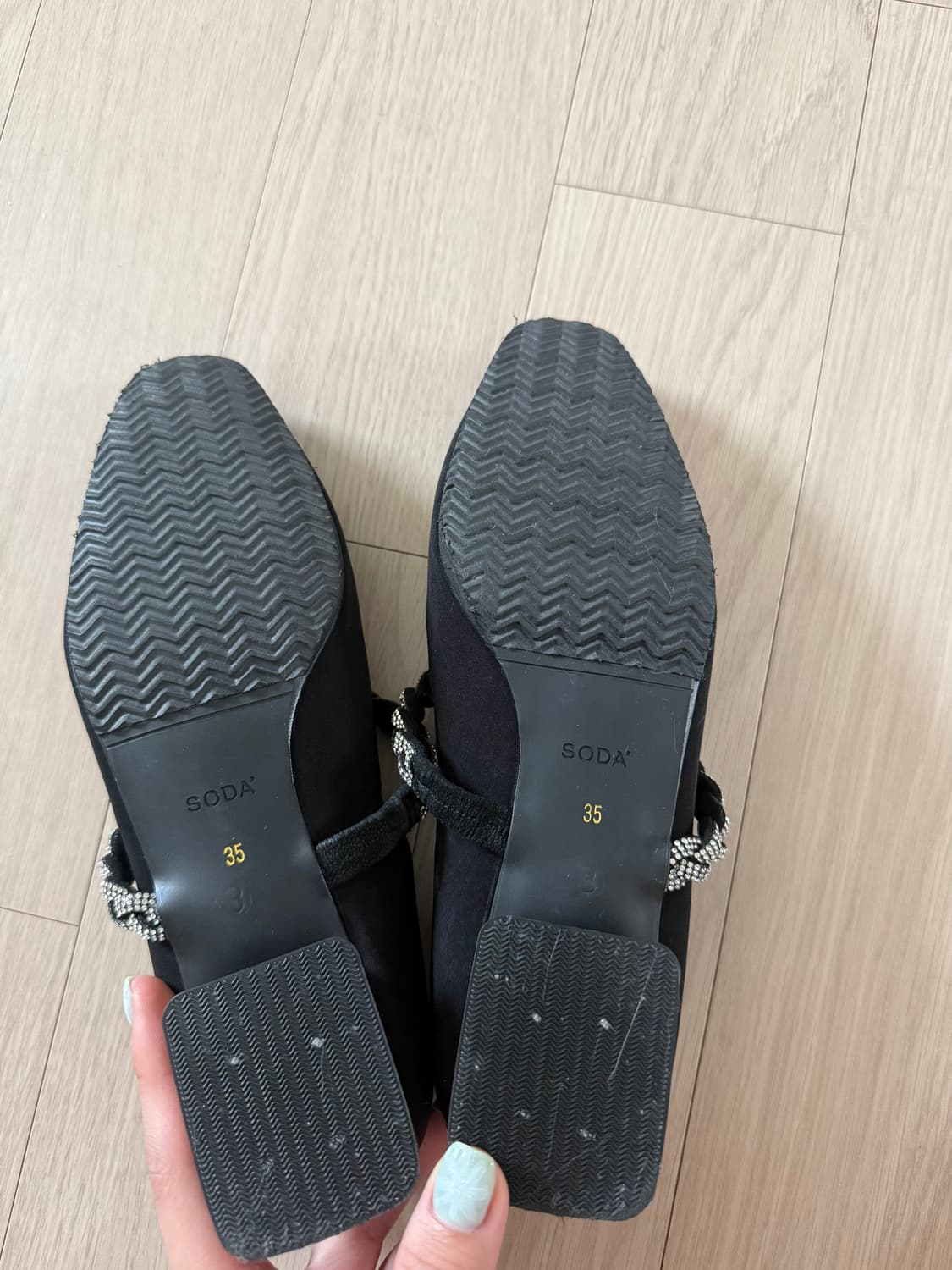 레이디 소다 스트랩 플랫슈즈 블랙 상품이미지2