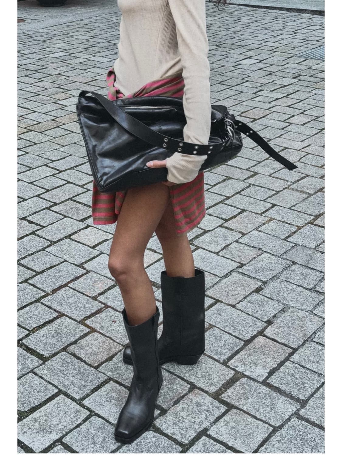 자라 메탈 아일렛 맥시 버킷백 레더 버튼 보부상 상품이미지2