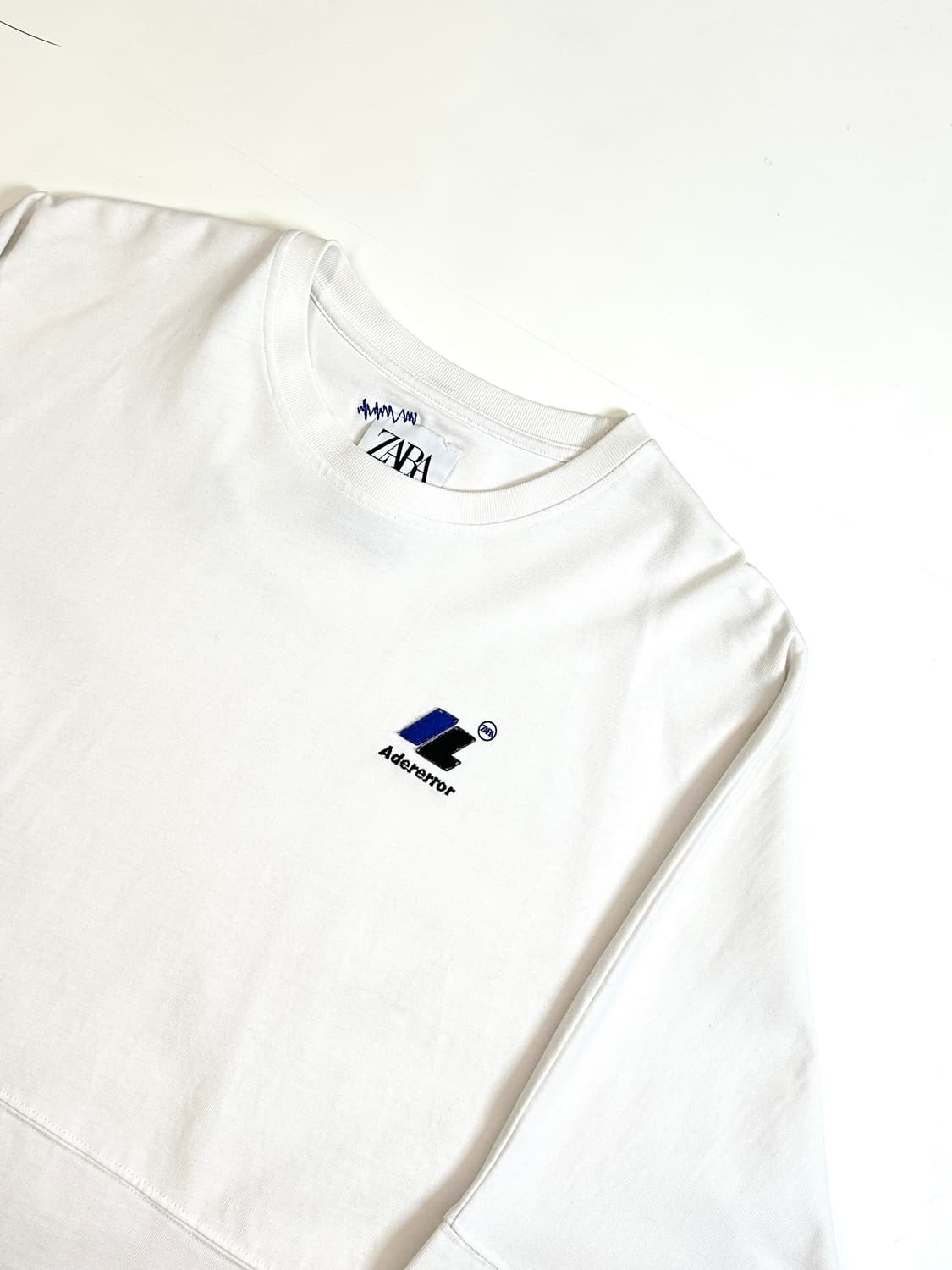 자라x아더에러 화이트 롱슬리브 상품이미지3