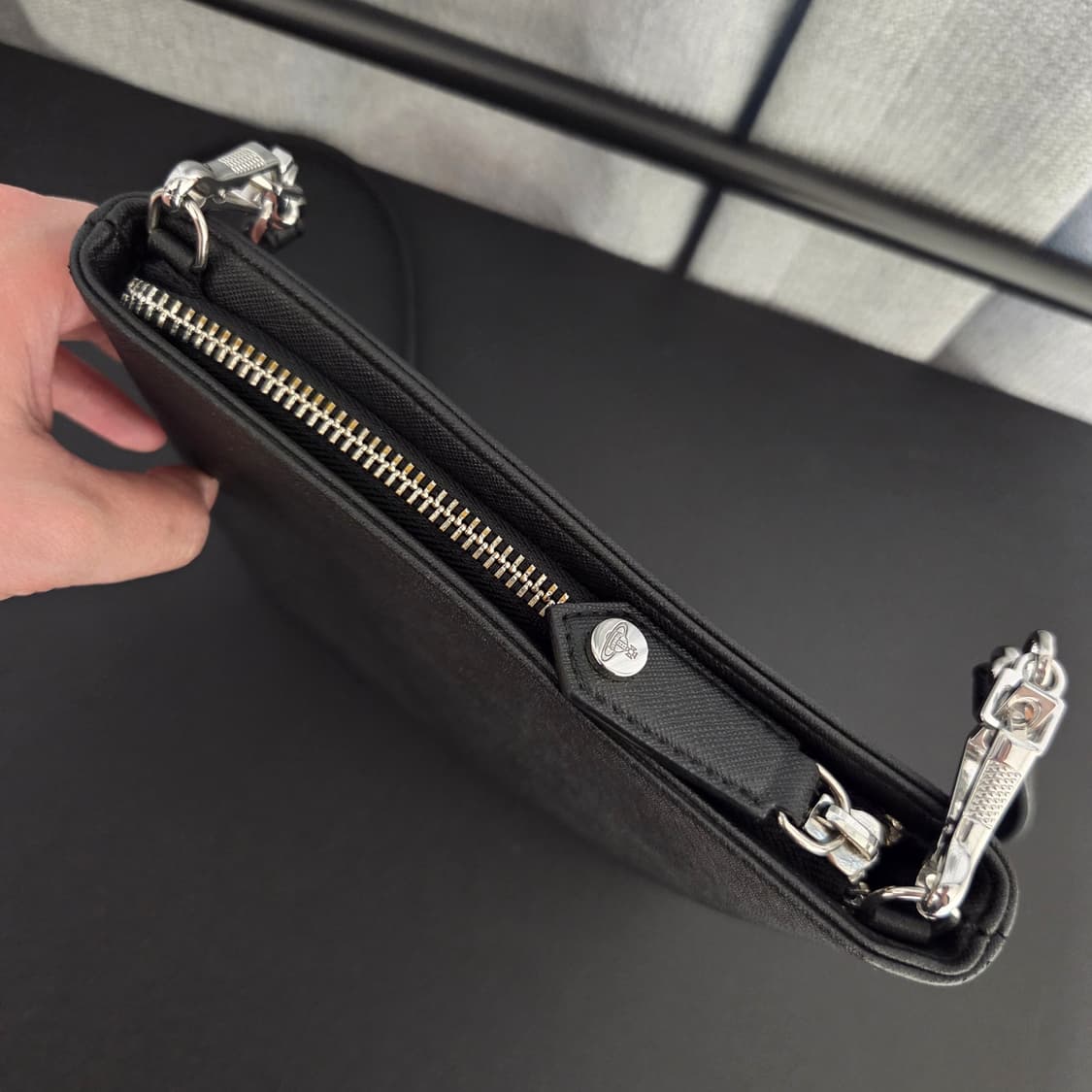 비비안 웨스트우드 비건 사피아노 크로스백 상품이미지4