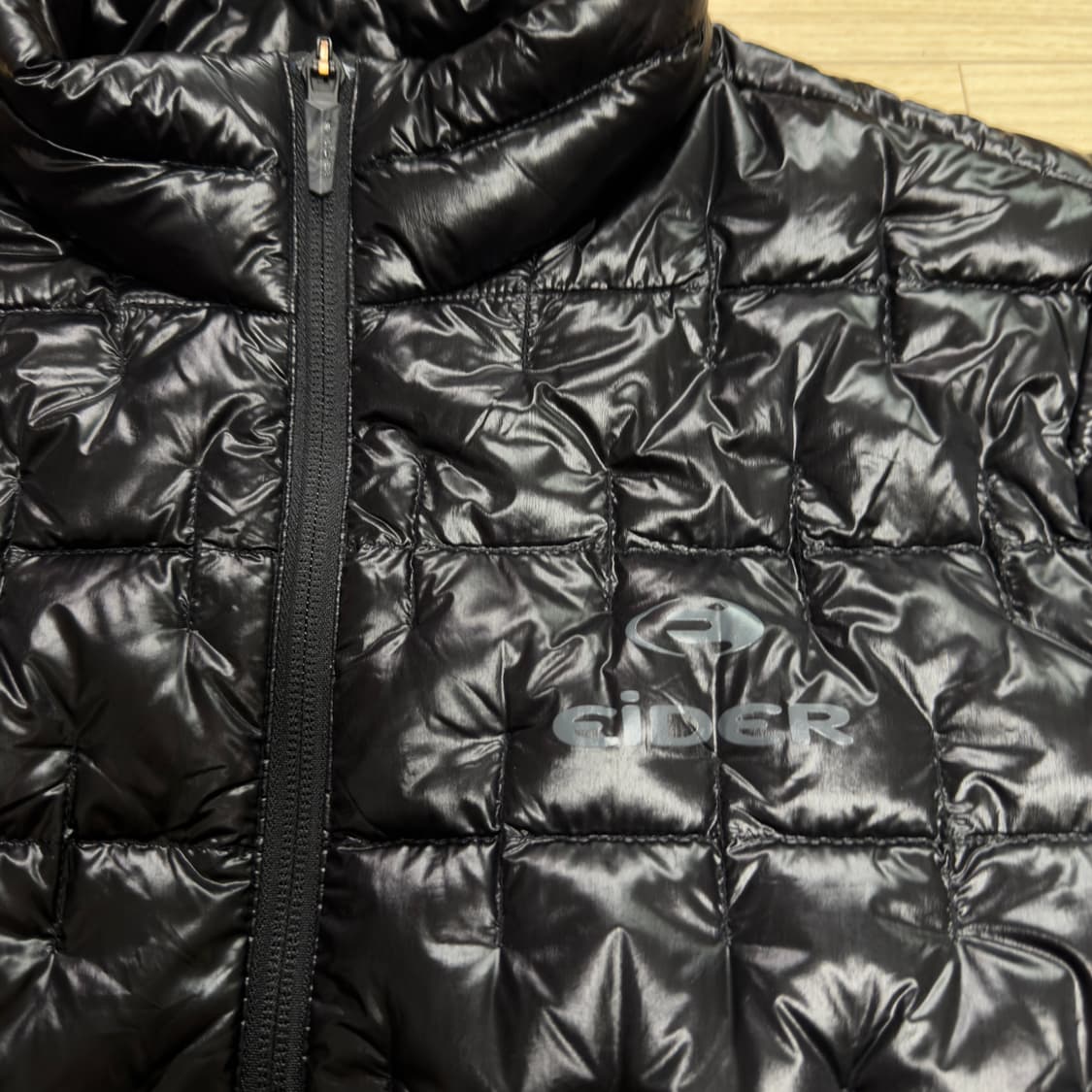 아이더 블랙 경량패딩 상품이미지4