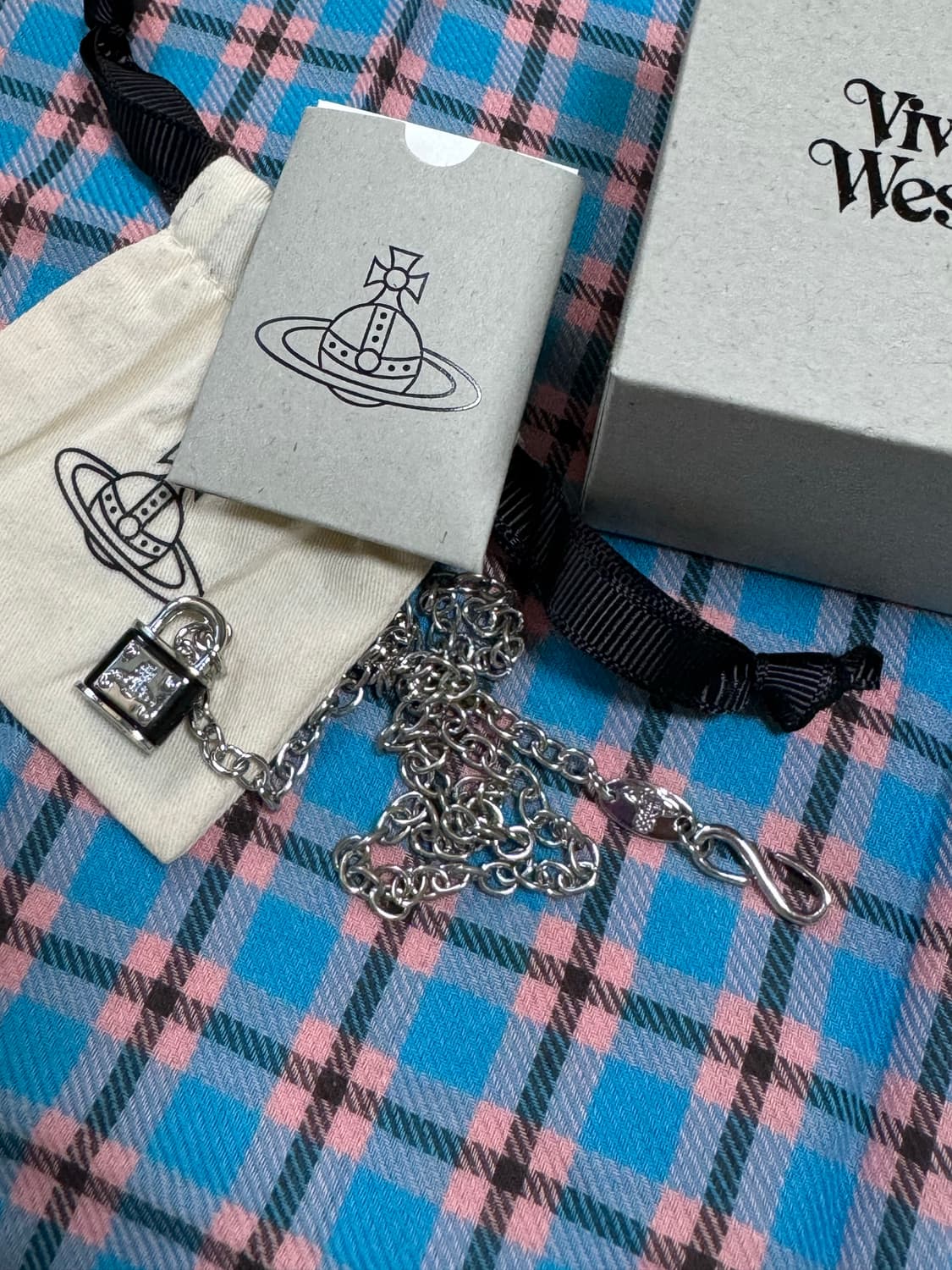 비비안웨스트우드 패드락 자물쇠 팬던트 상품이미지2