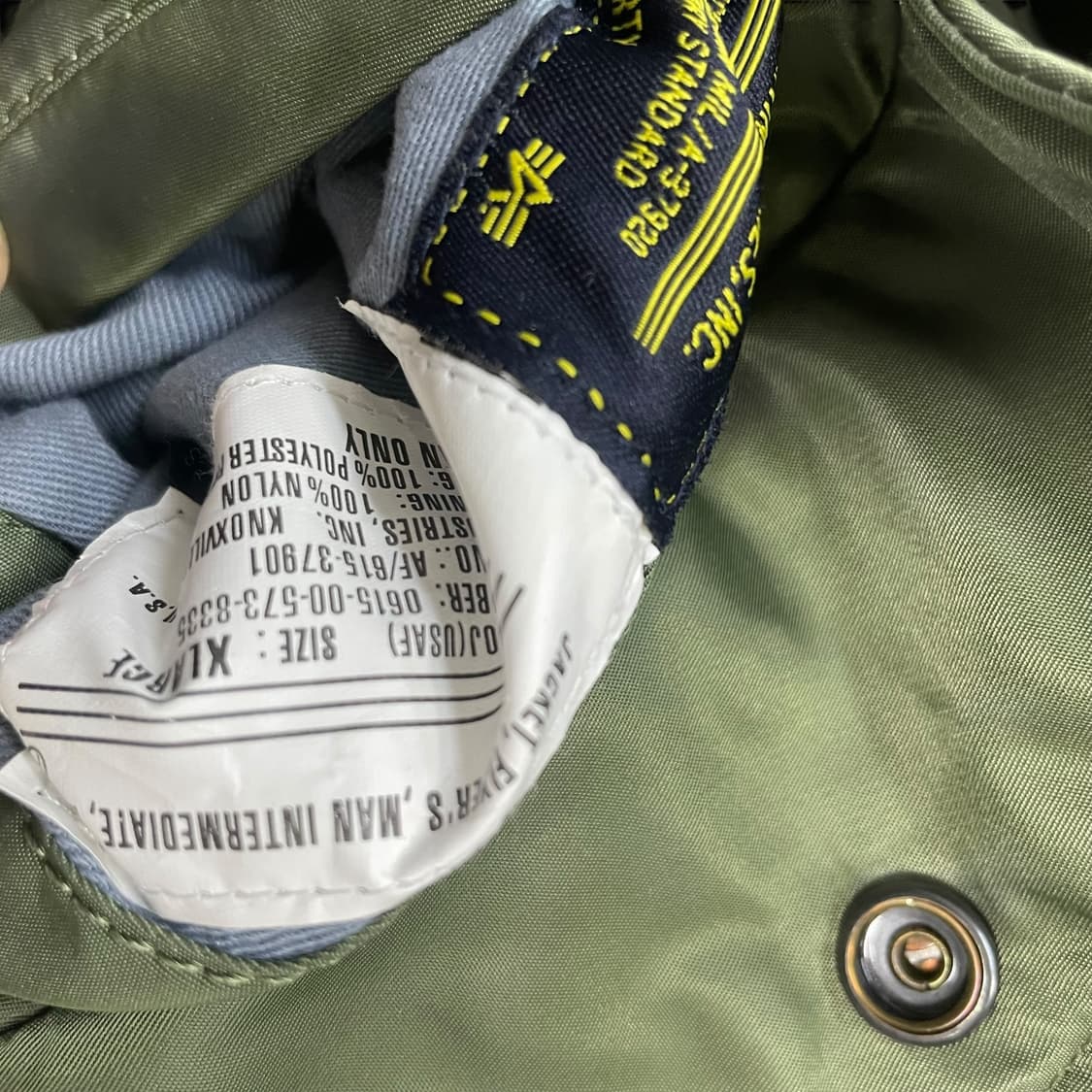 알파인더스트리 ma-1 플라이트 봄버 자켓 카키 상품이미지4