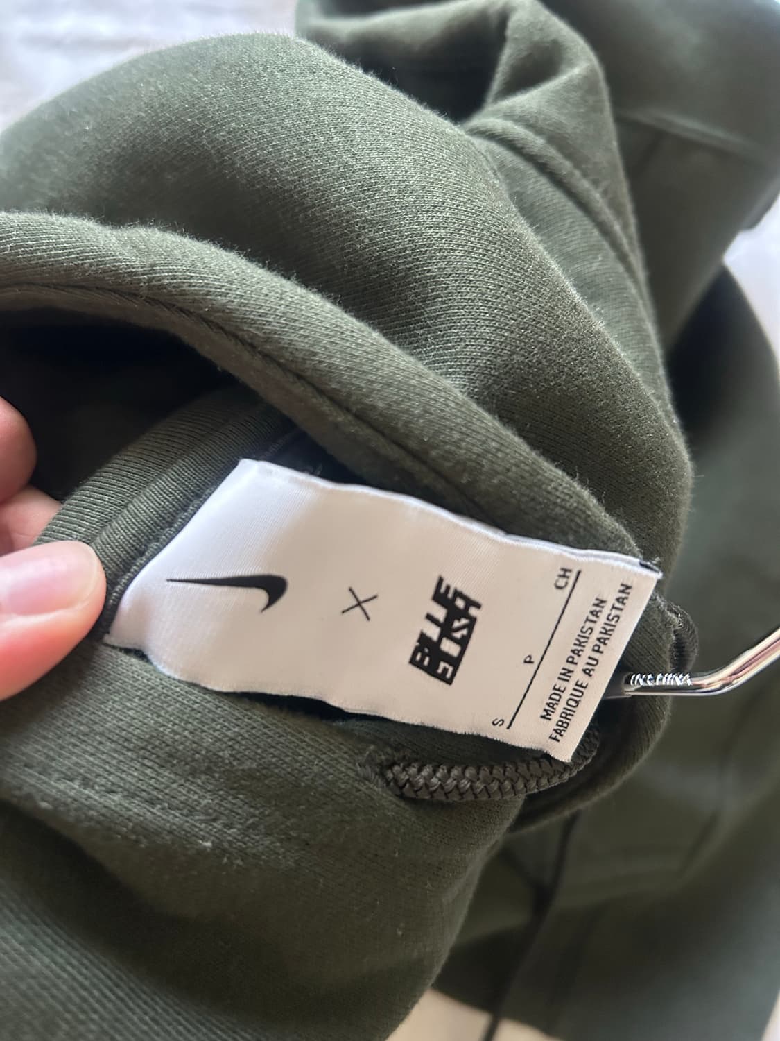 나이키 빌리 아일리시 후드 올리브색 s 상품이미지4