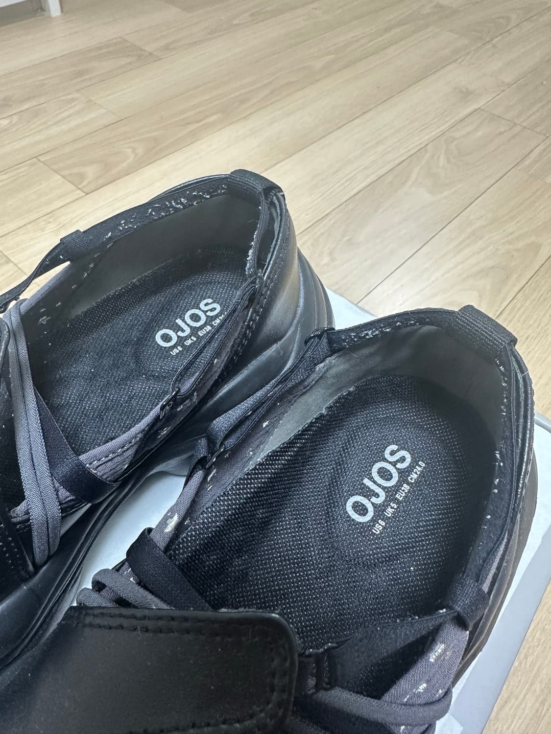 240) 오호스 Strap Toe Sneakers 상품이미지4