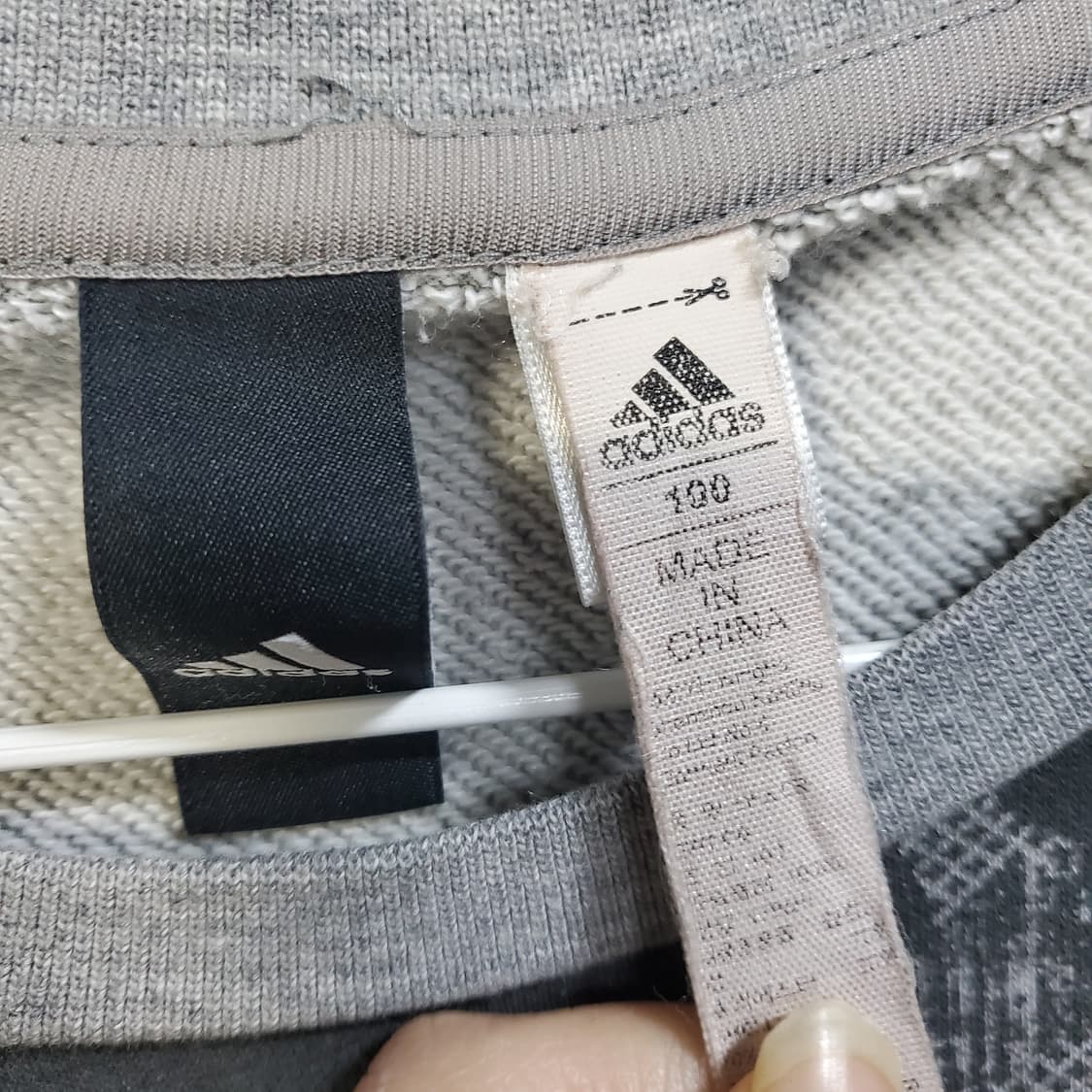 아디다스 회색 03 맨투맨 티셔츠  상품이미지3