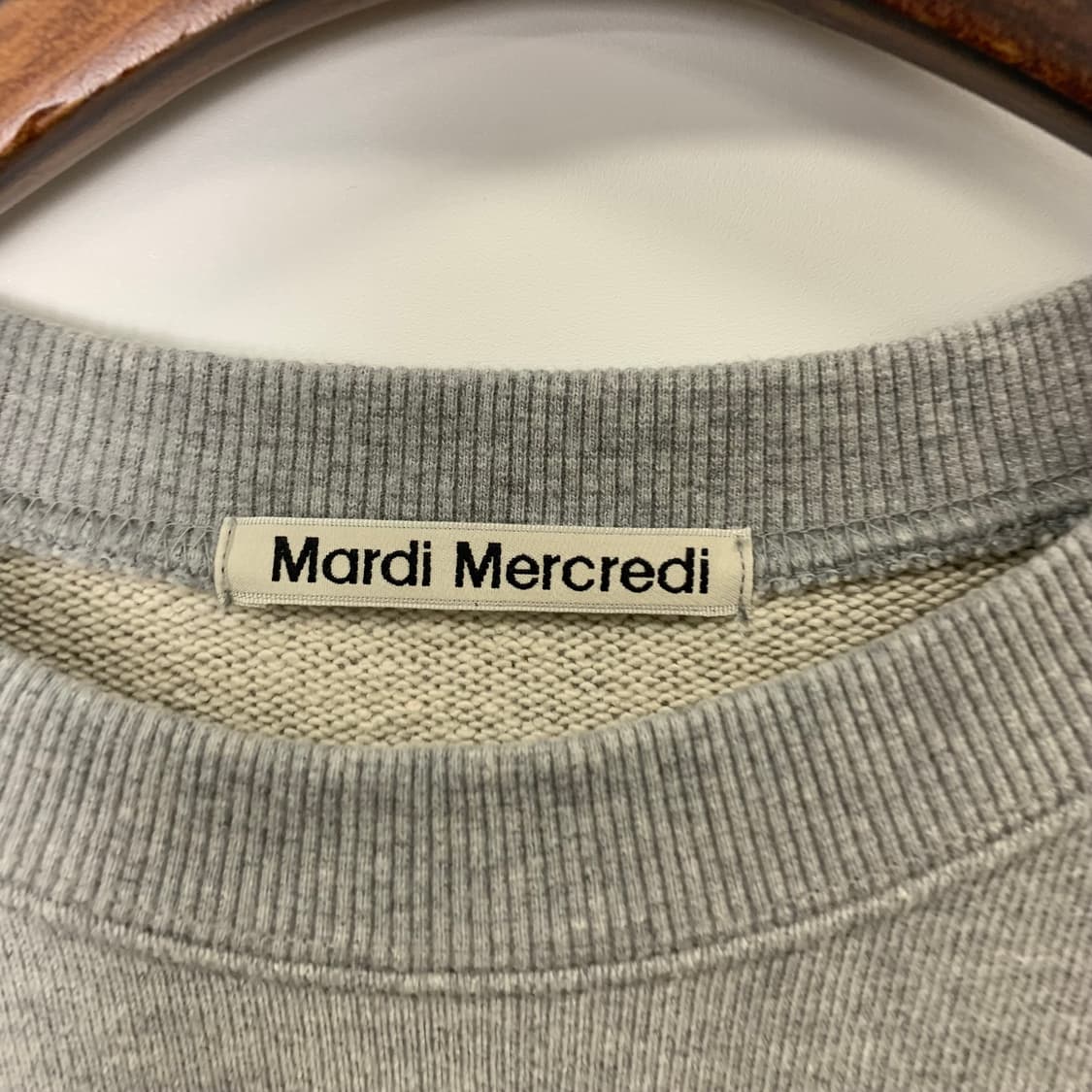 마르디 메크르디 빅로고 그레이 맨투맨 상품이미지6
