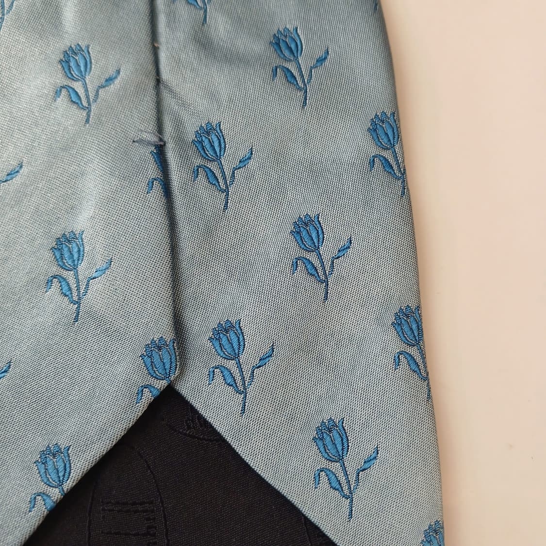 던힐 실크 블루 플라워 자카드 넥타이 9.3cm A등급 A19587
 상품이미지9
