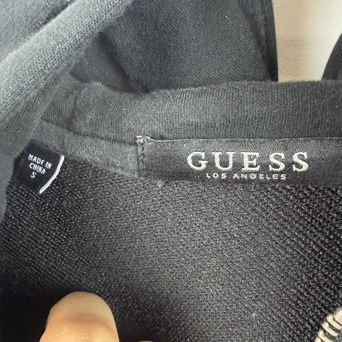 (S) 게스 우먼스 로고 후드집업 블랙 상품이미지3