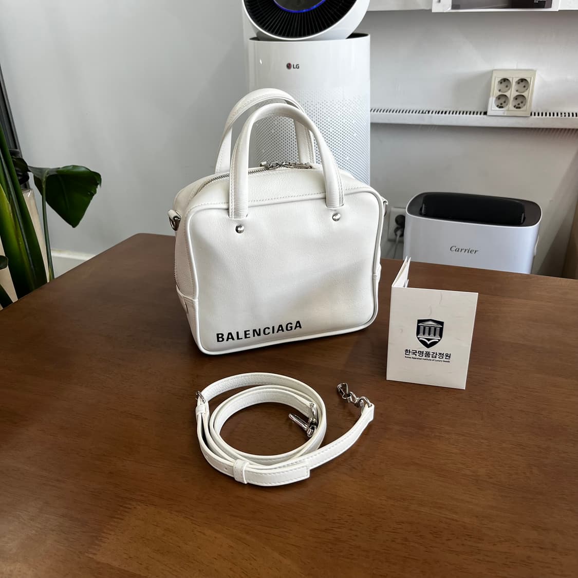 발렌시아가 트라이앵글 스퀘어백 XS 상품이미지1