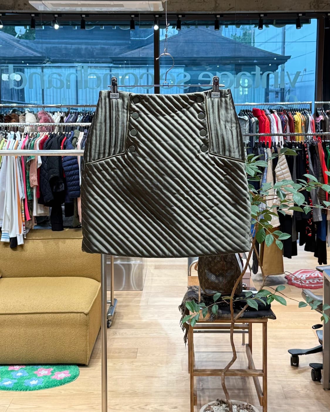 산드로 올리브 퀼팅 미니스커트  상품이미지1