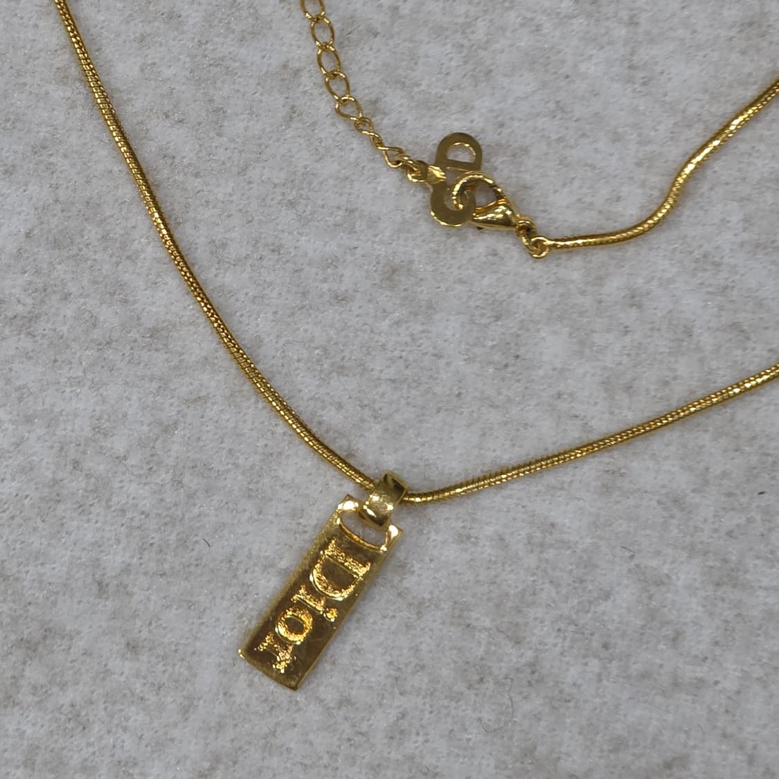 디올 DIOR 금장 로고 플레이트 스네이크 체인 목걸이(남녀공용) 상품이미지1