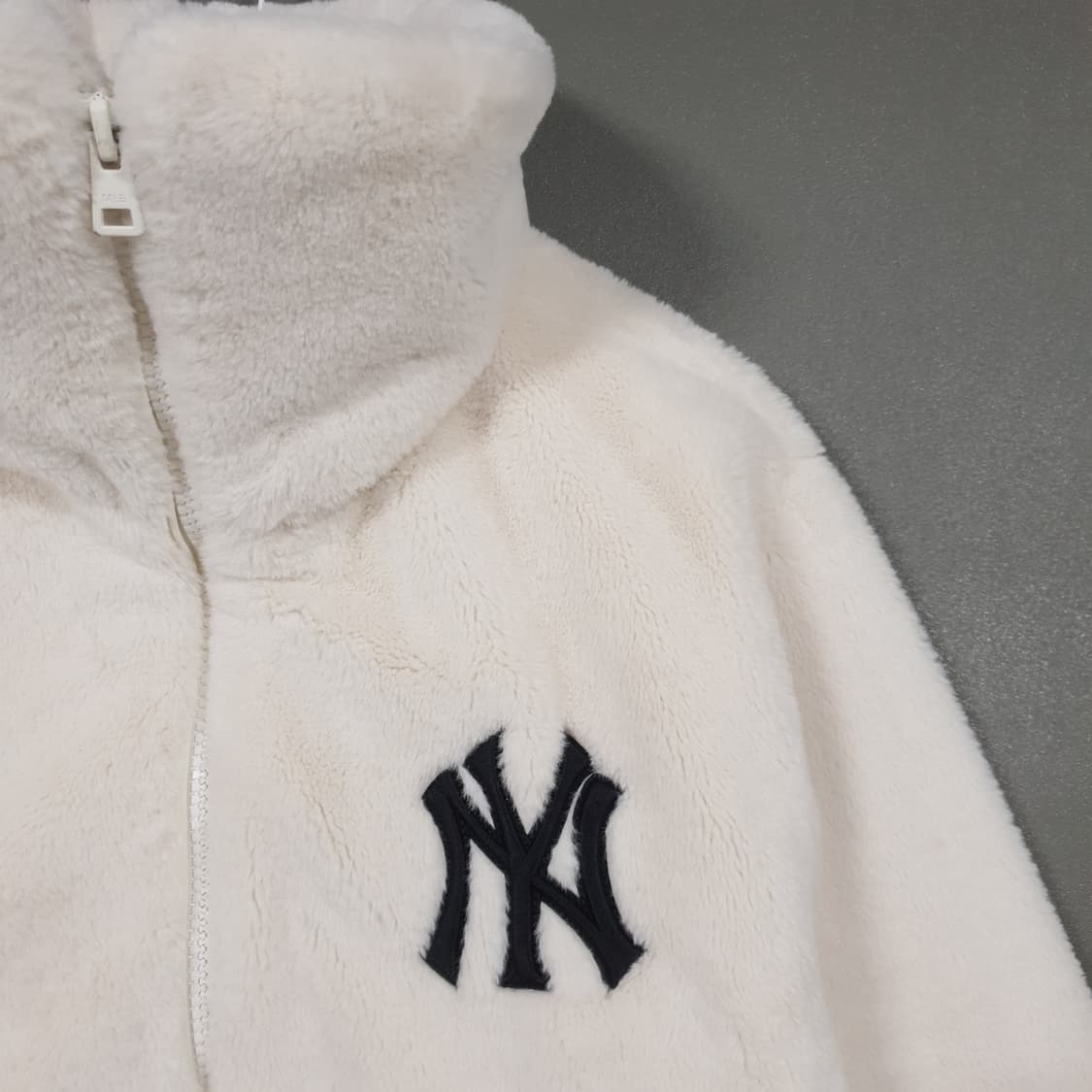 여성) MLB 신형 21FW 양키즈 스탠드넥 메가로고 쉐르파 점퍼 자켓 상품이미지3