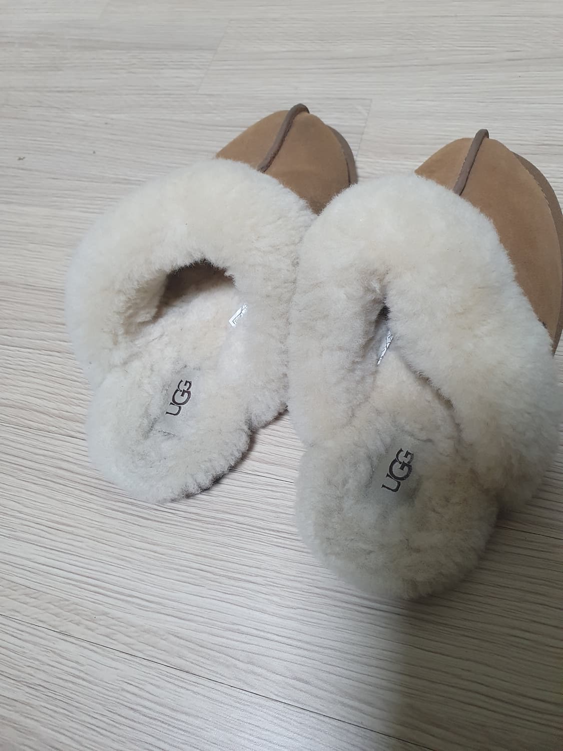 어그 체스트넛 털 슬리퍼 240 상품이미지5