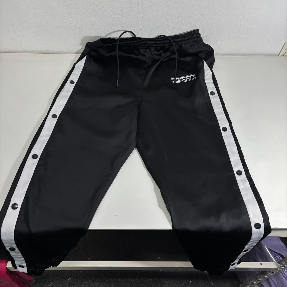 우먼M-L 아디다스오리지날 검흰 사이드버튼 져지 조거팬츠 상품이미지2