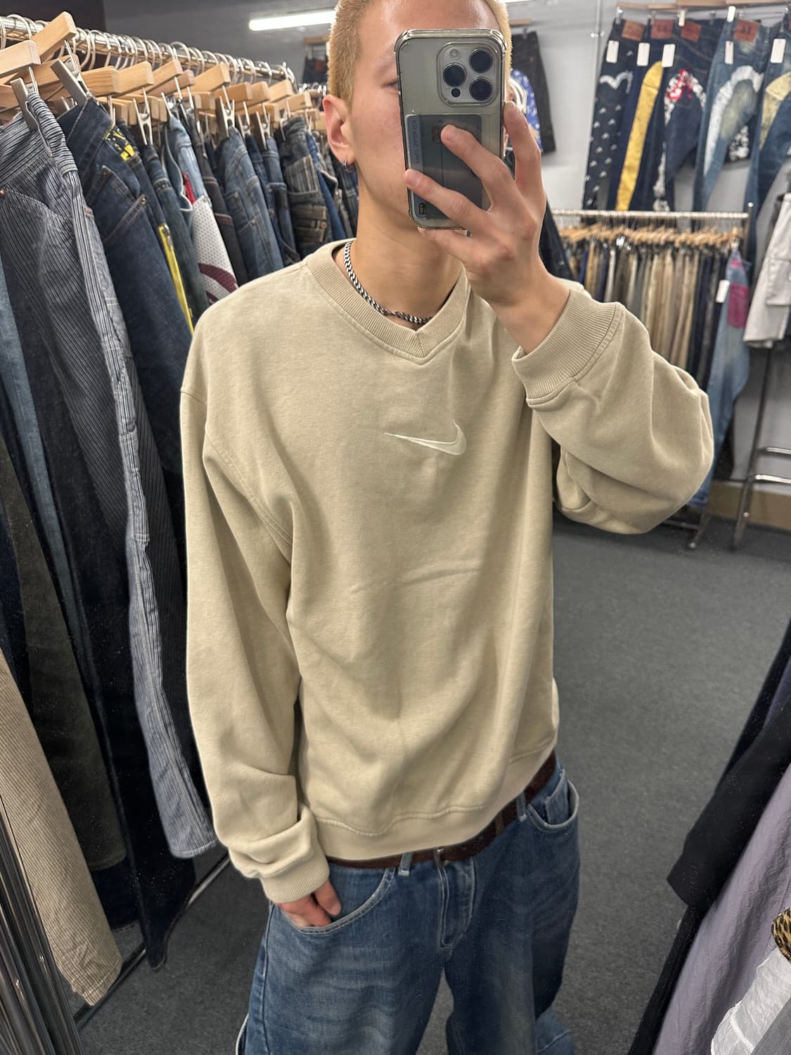 L) 나이키 90년대 스우시 브이넥 스웻 맨투맨 상품이미지1