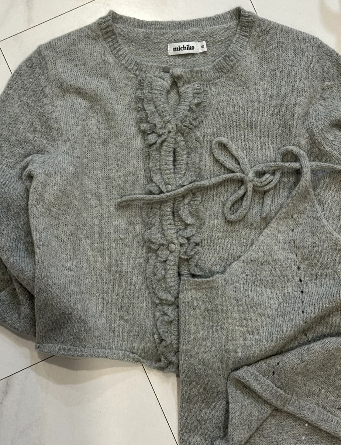 미치코런던 러플 울 니트 가디건 세트 멜란지 그레이 상품이미지6