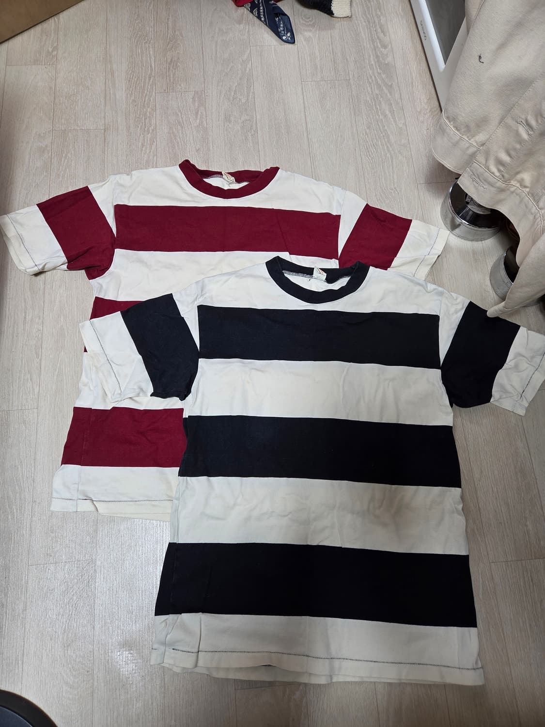 웨어하우스 warehouse 보더티2장 팝니다 상품이미지1