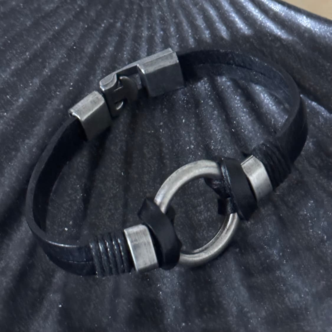 Leather Bracelet 상품이미지1