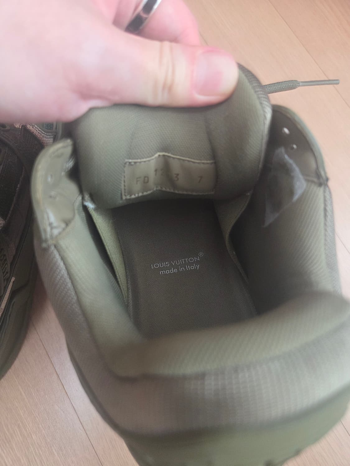 루이비통 맥시트레이너 카모플라주 7사이즈265 상품이미지5