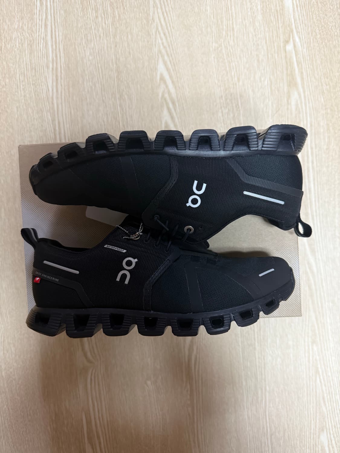 온러닝 w 클라우드 5 워터프루프 240 (US 7, EU 38) 상품이미지2