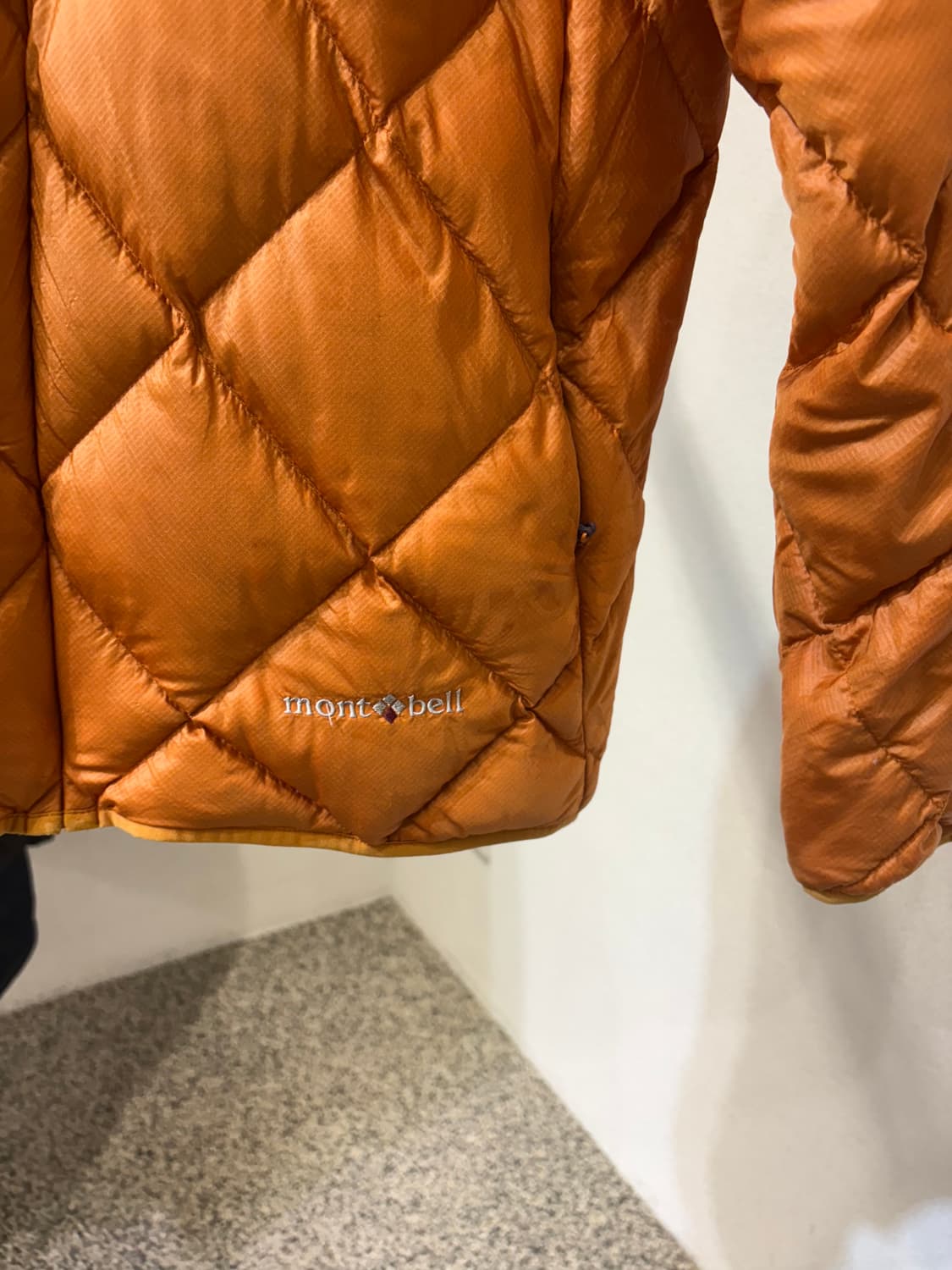 몽벨 다이아몬드 퀄팅 후드패딩 상품이미지4