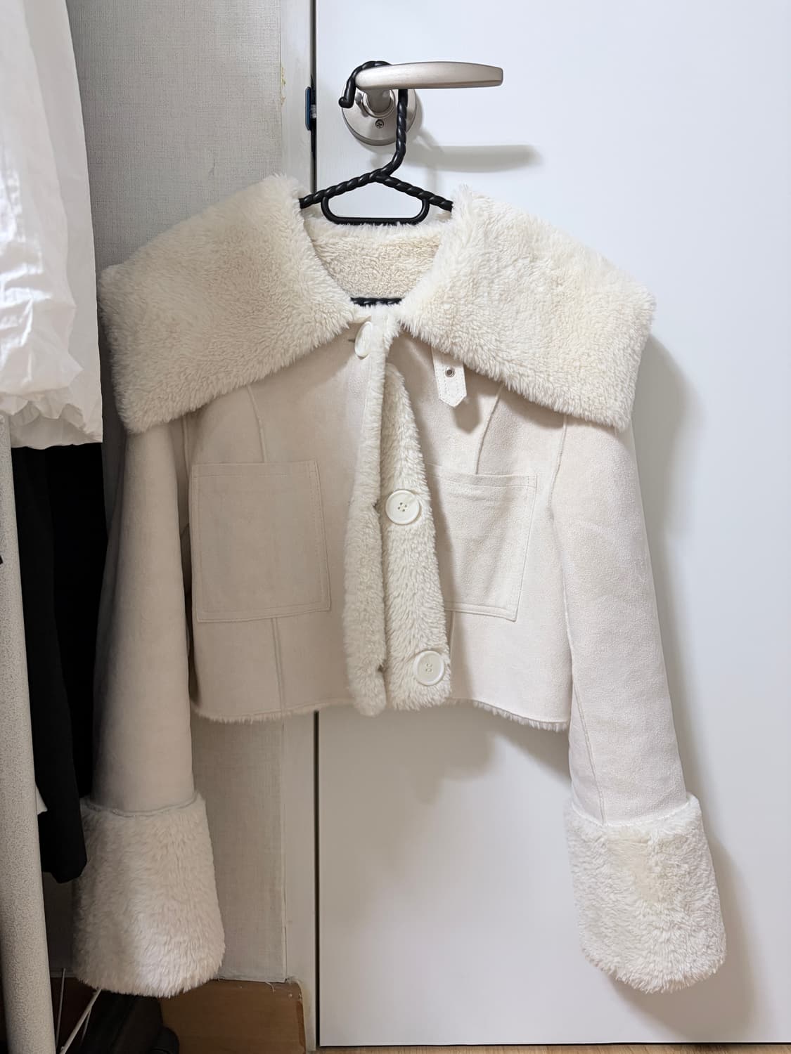 낫유어로즈 리버시블 무스탕 아이보리 상품이미지1