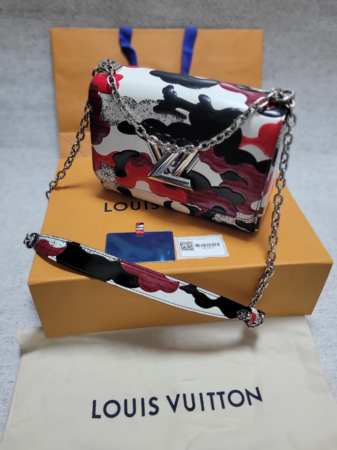 (새상품 한정판) 루이비통 트위스트에피MM 카모 리미티드에디션 팝니다 상품이미지3