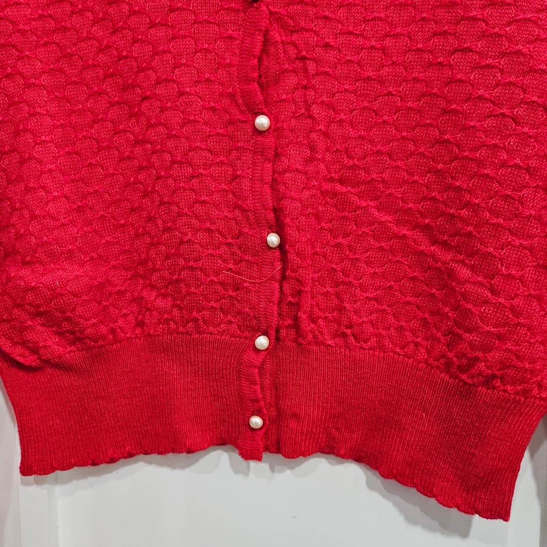 earth music&ecology 레드 크롭 가디건 상품이미지3