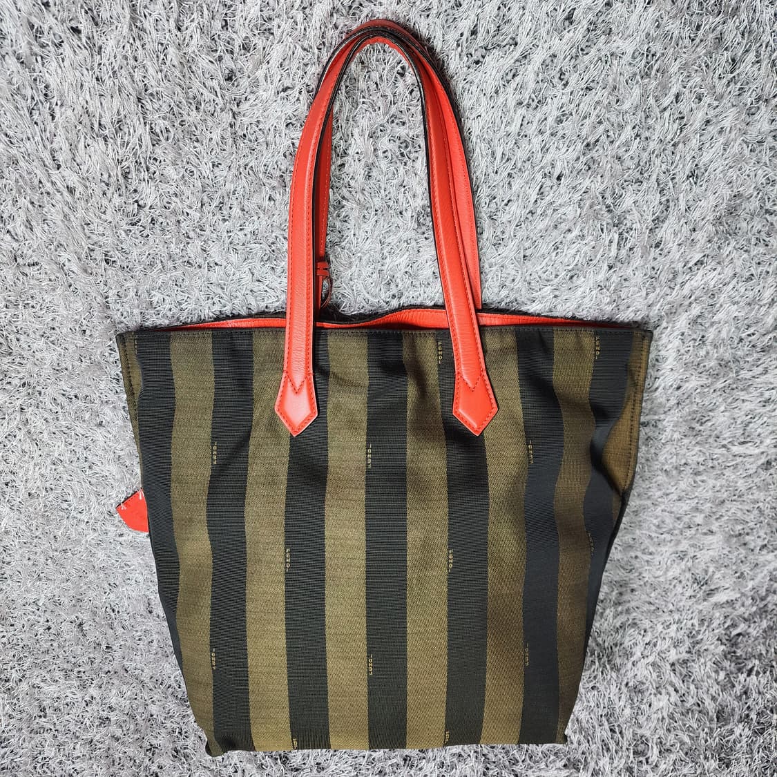 펜디 패브릭 스트라이프 쇼퍼 숄더백 상품이미지2