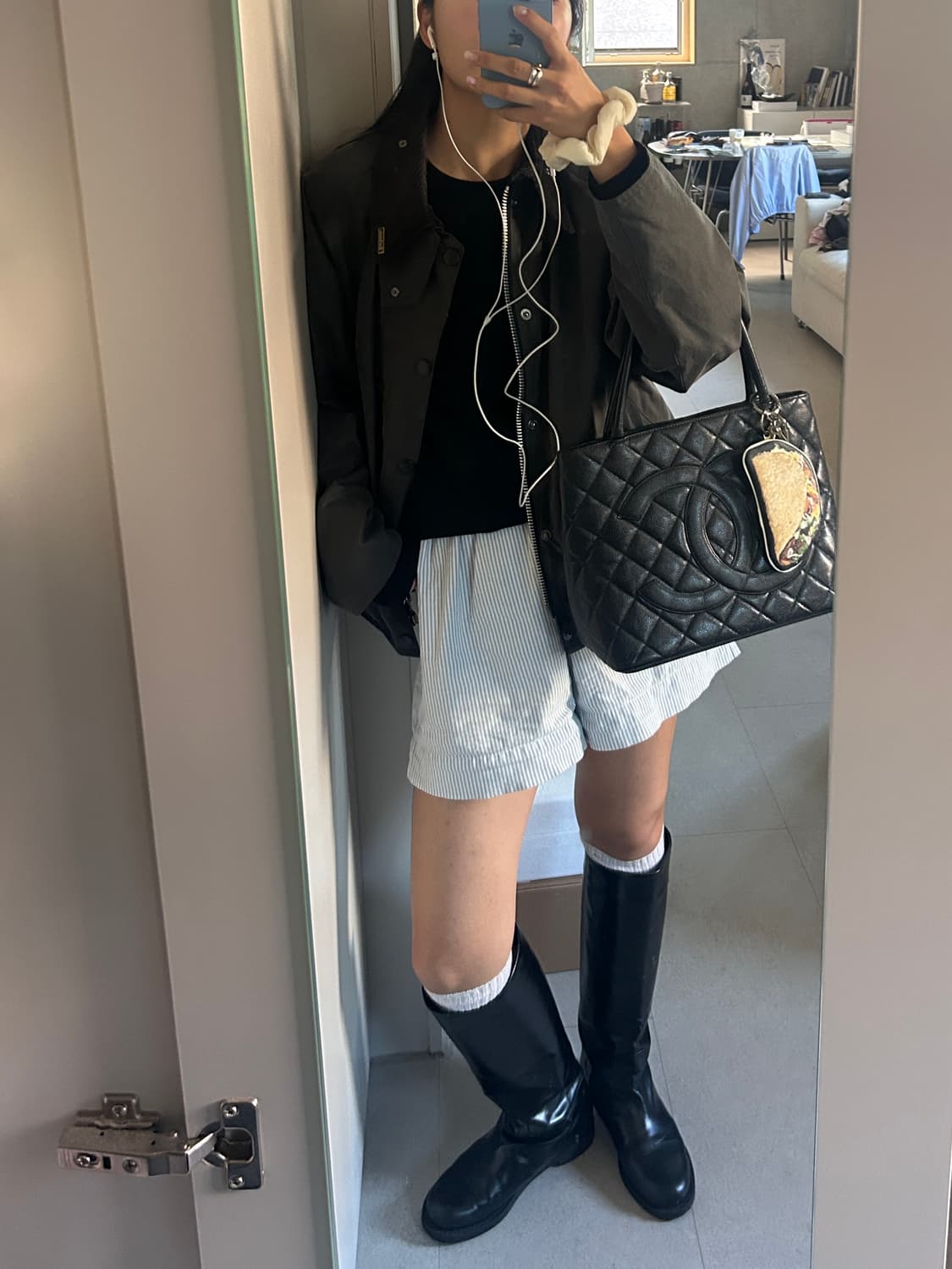 [샤넬]메달리온 코인백 은장 캐비어 블랙 상품이미지1