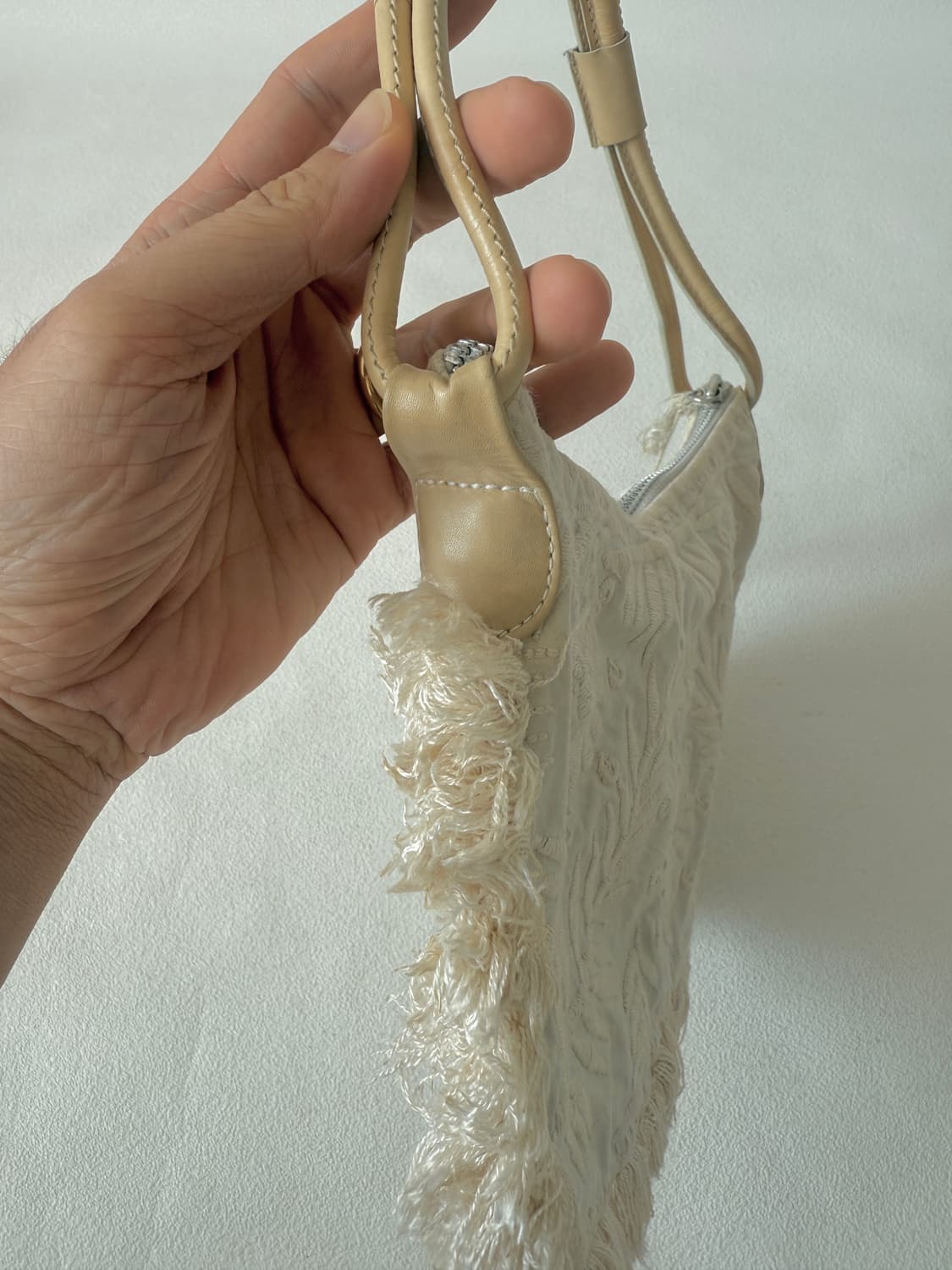 FRENCH CONNECTION 자수 숄더백(레더핸들) 상품이미지4